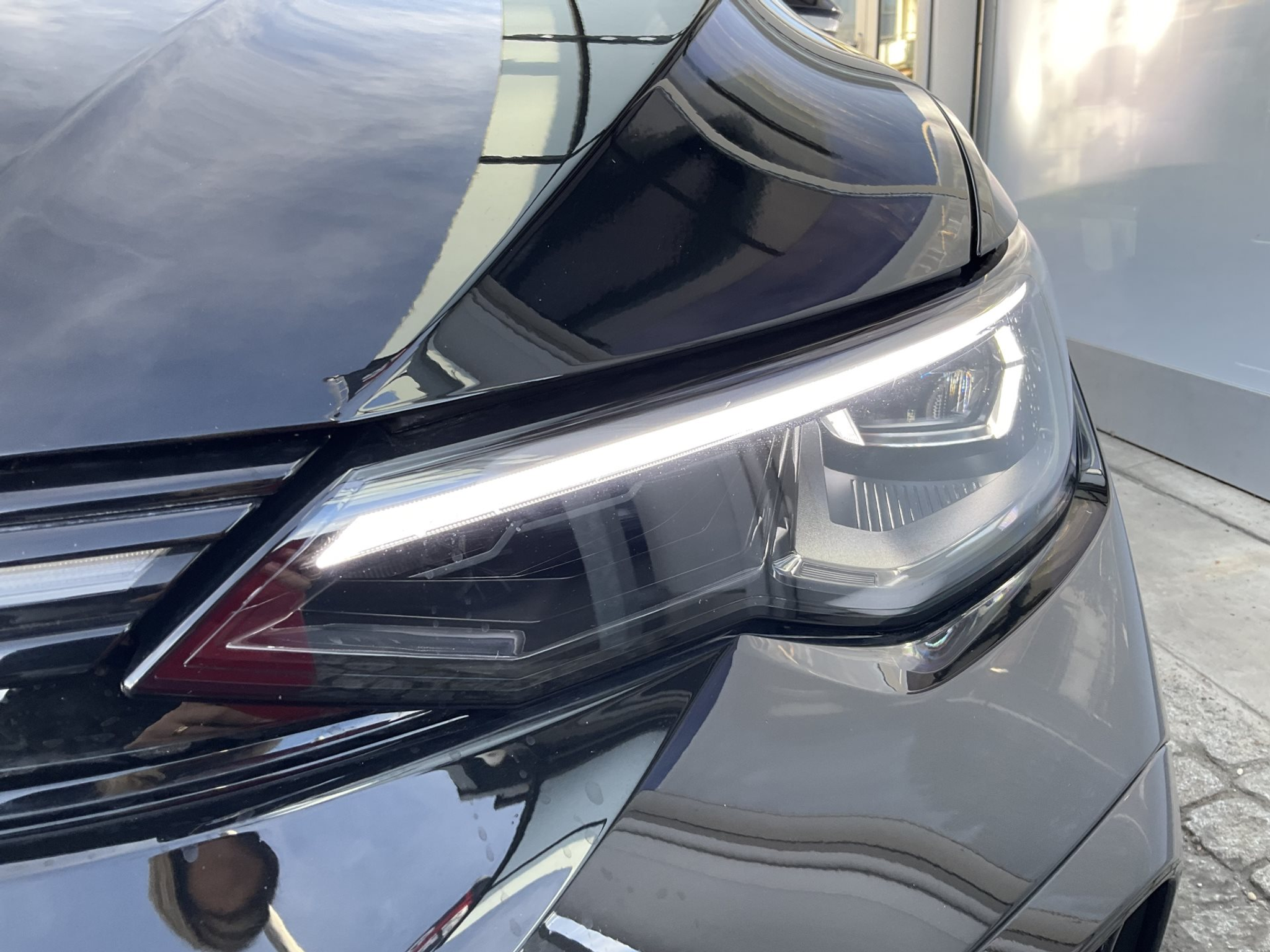 listing desktop thumbnail image 6