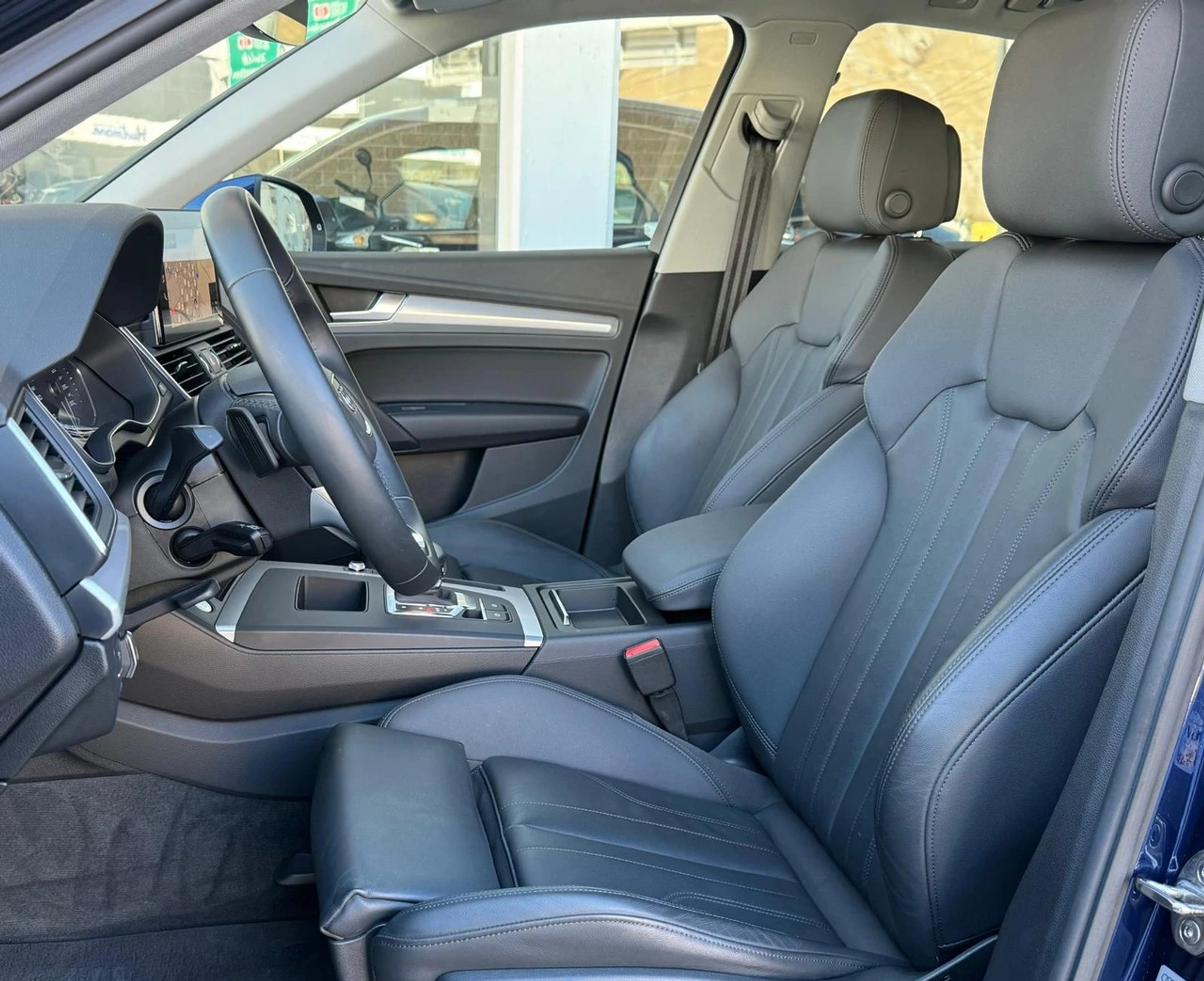 listing desktop thumbnail image 7