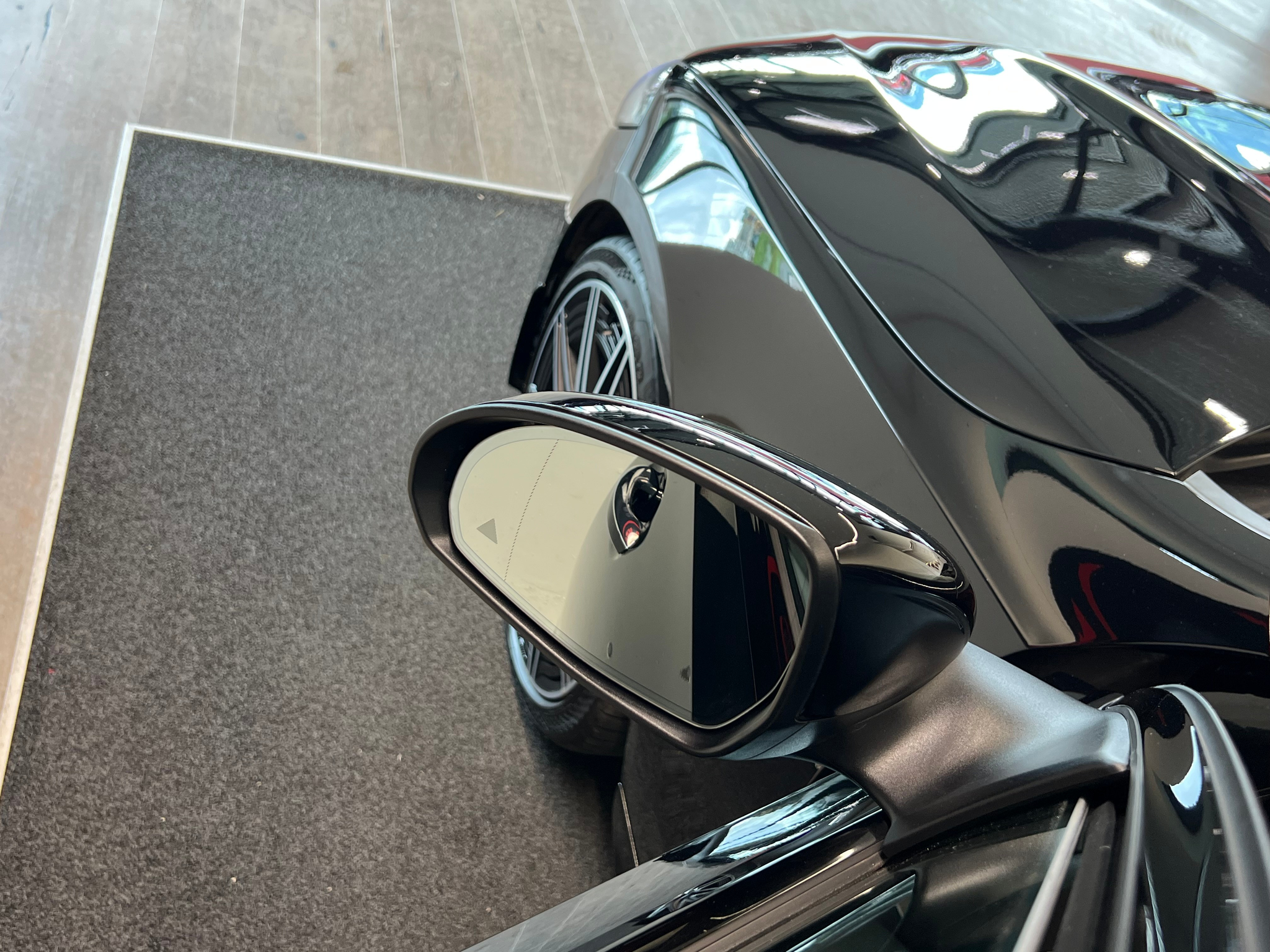 listing desktop thumbnail image 12