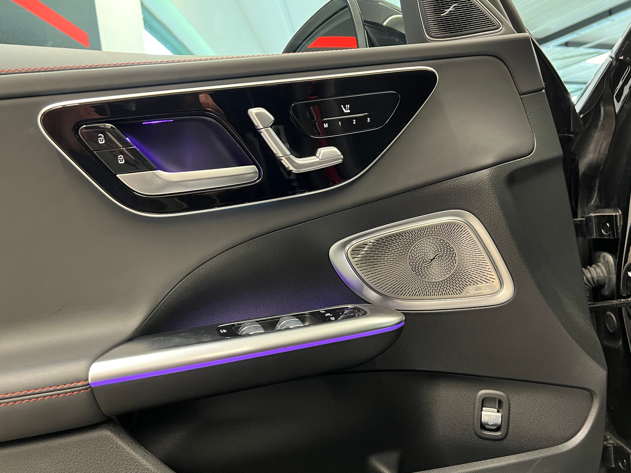 listing desktop thumbnail image 11