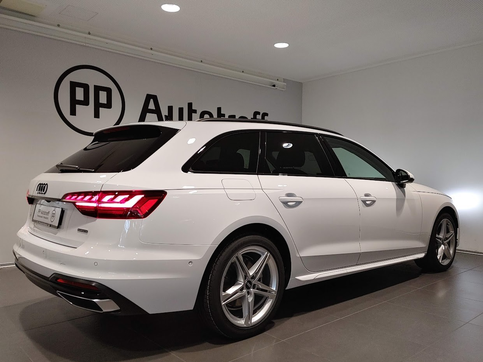 listing desktop thumbnail image 12