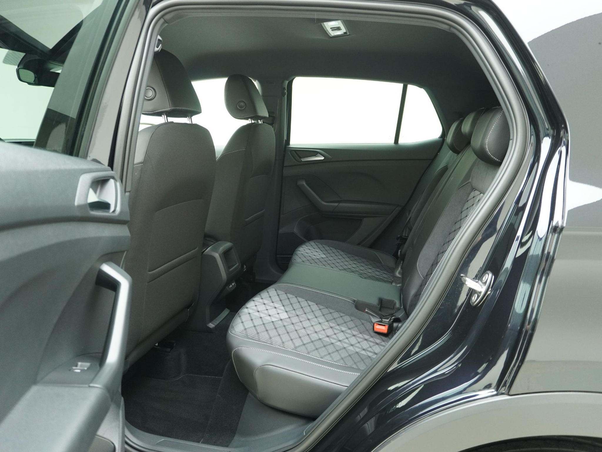 listing desktop thumbnail image 9