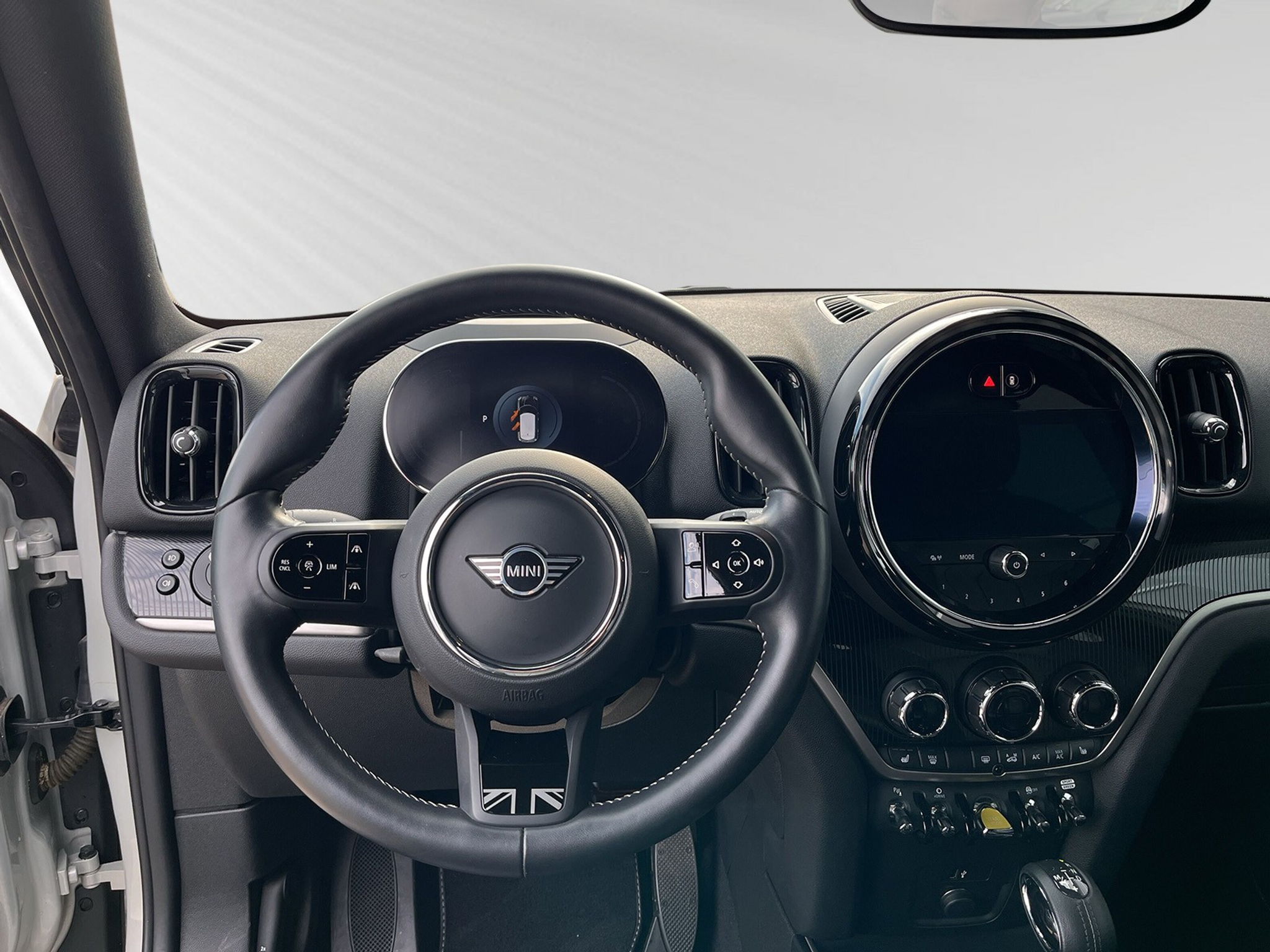 listing desktop thumbnail image 4