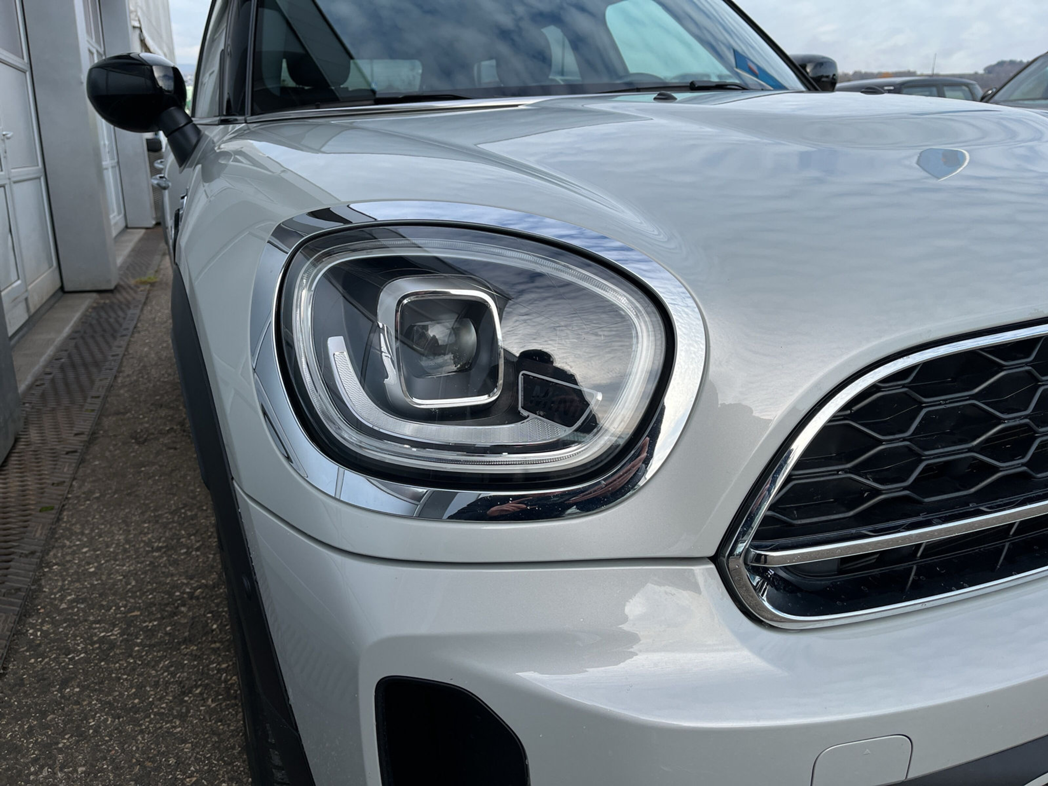 listing desktop thumbnail image 17