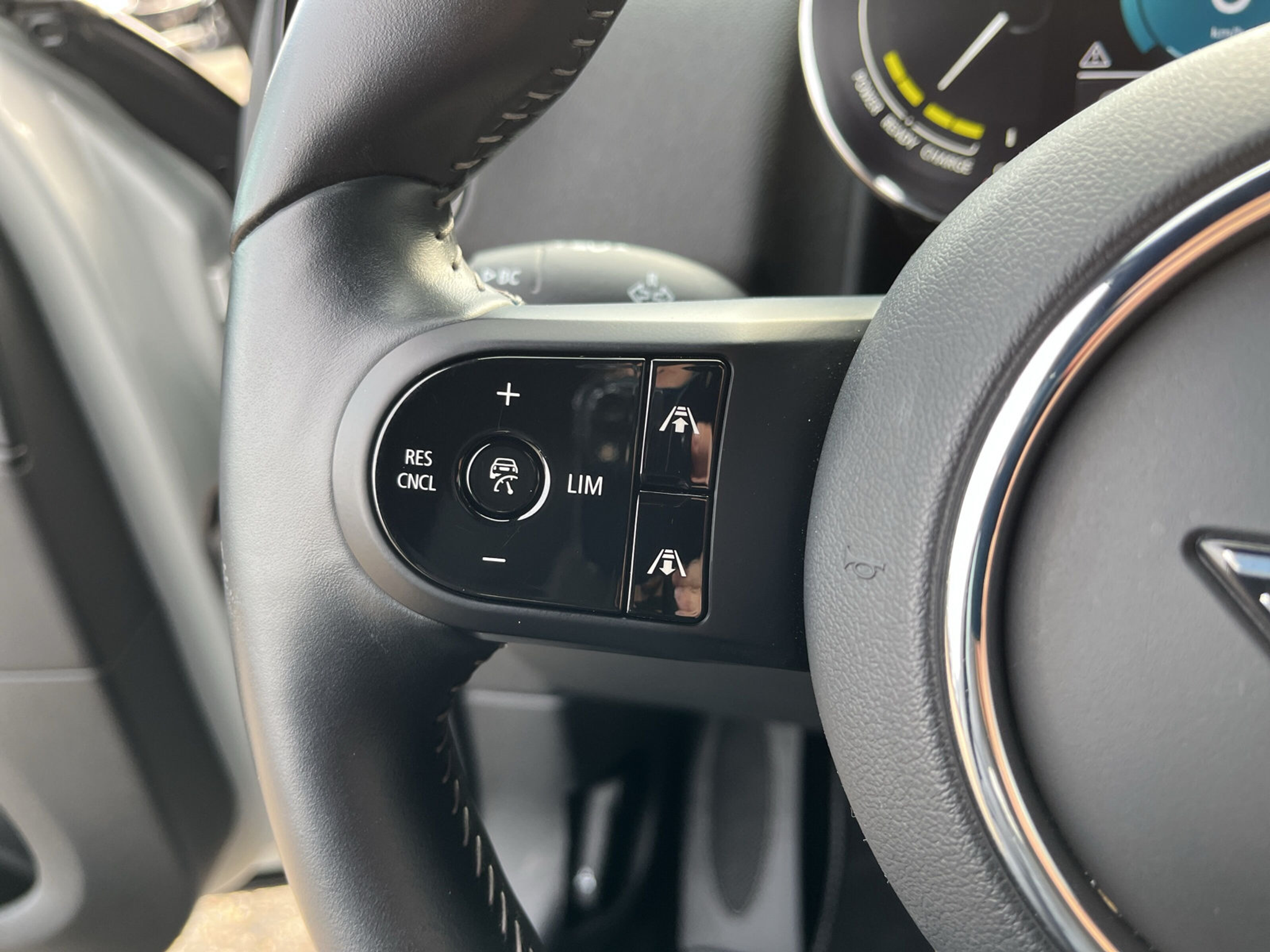 listing desktop thumbnail image 14