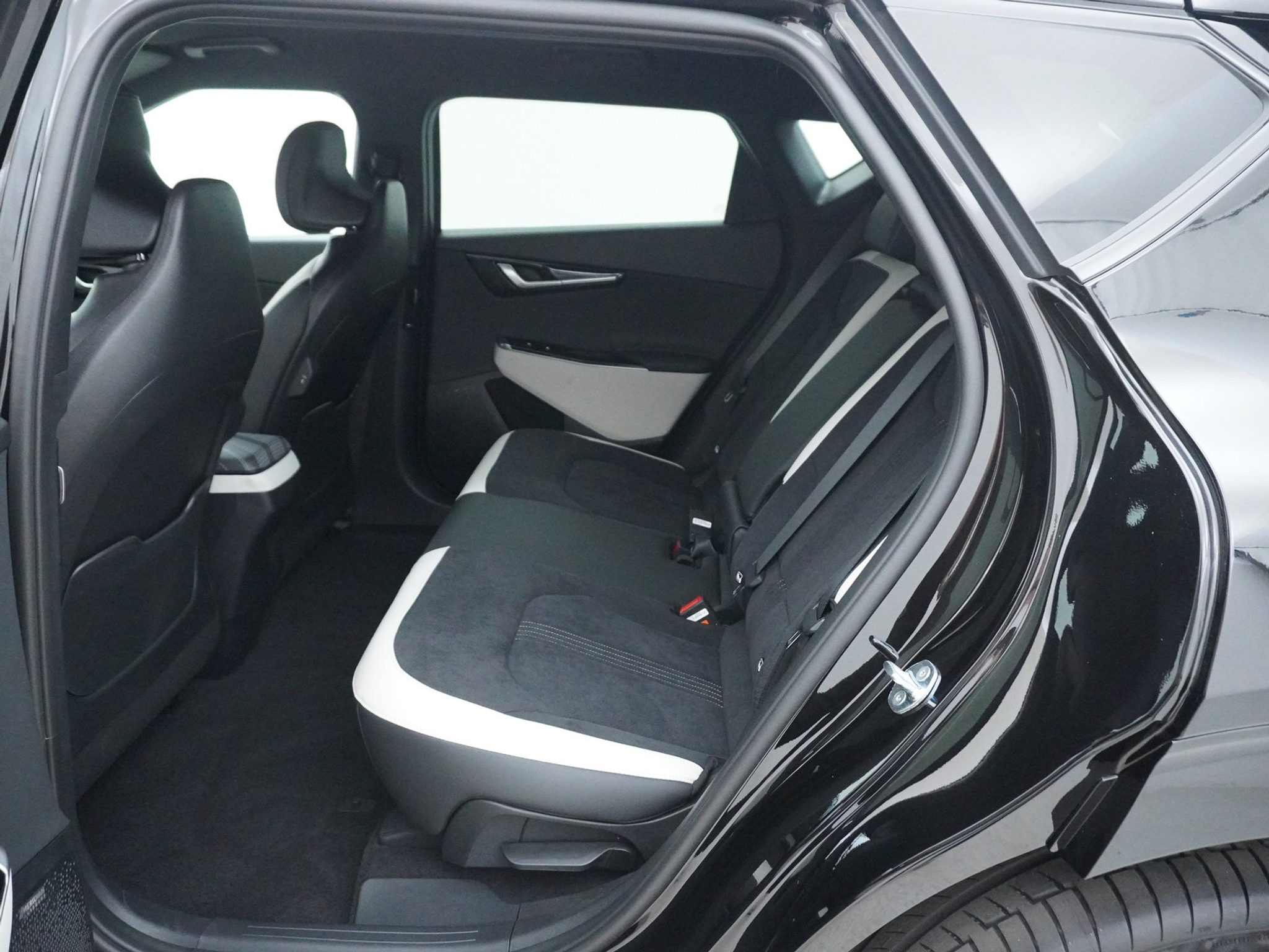 listing desktop thumbnail image 13