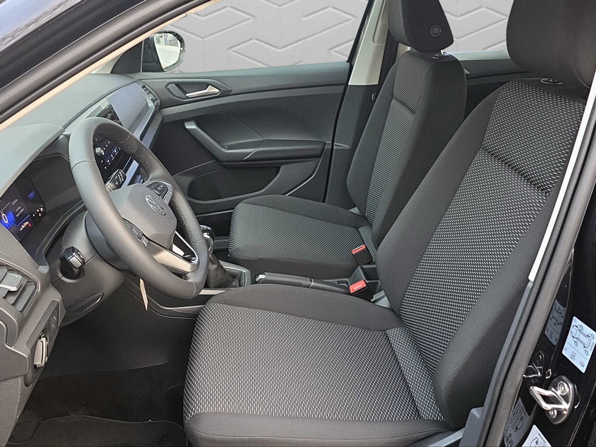 listing desktop thumbnail image 6