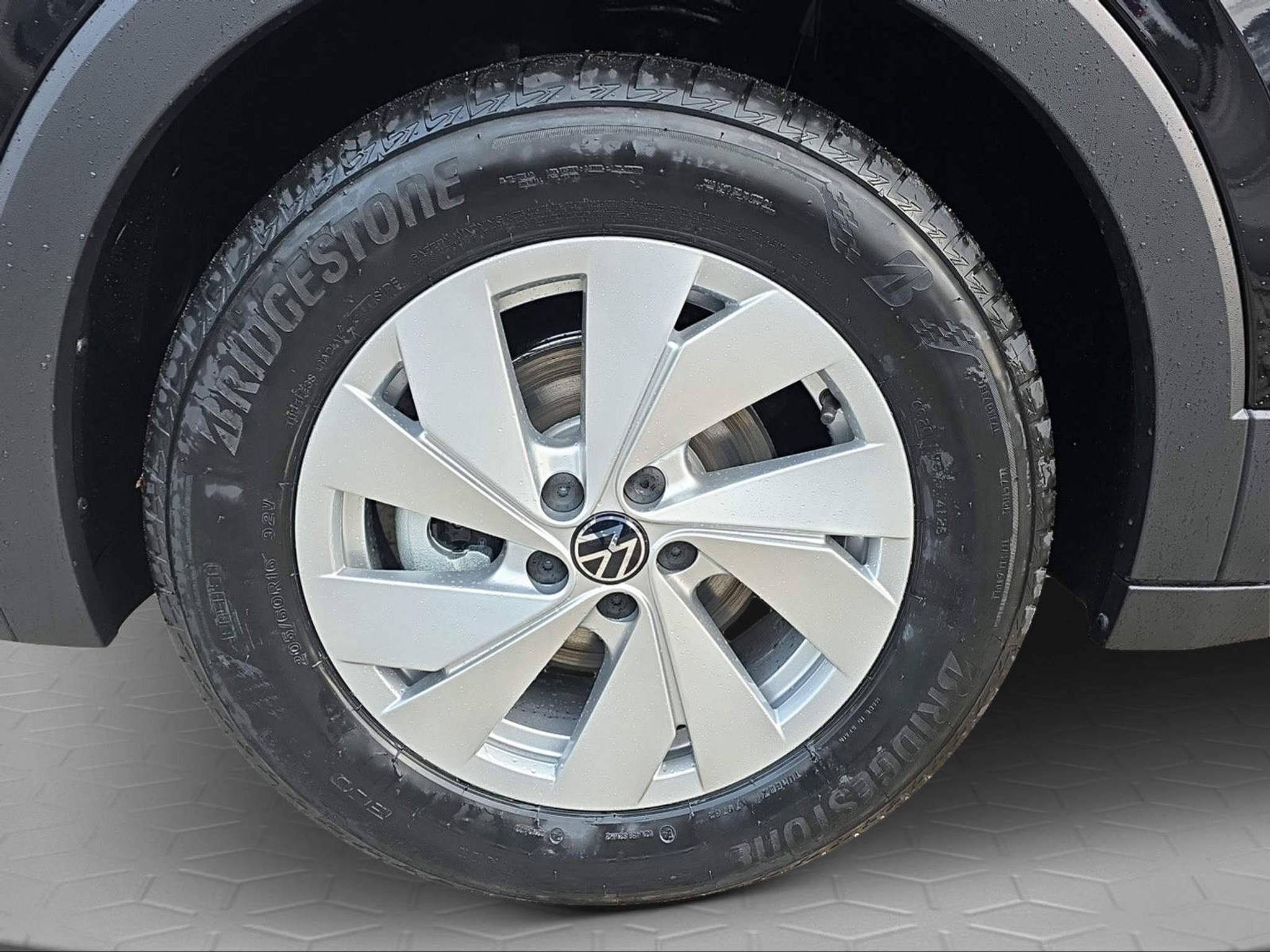 listing desktop thumbnail image 5