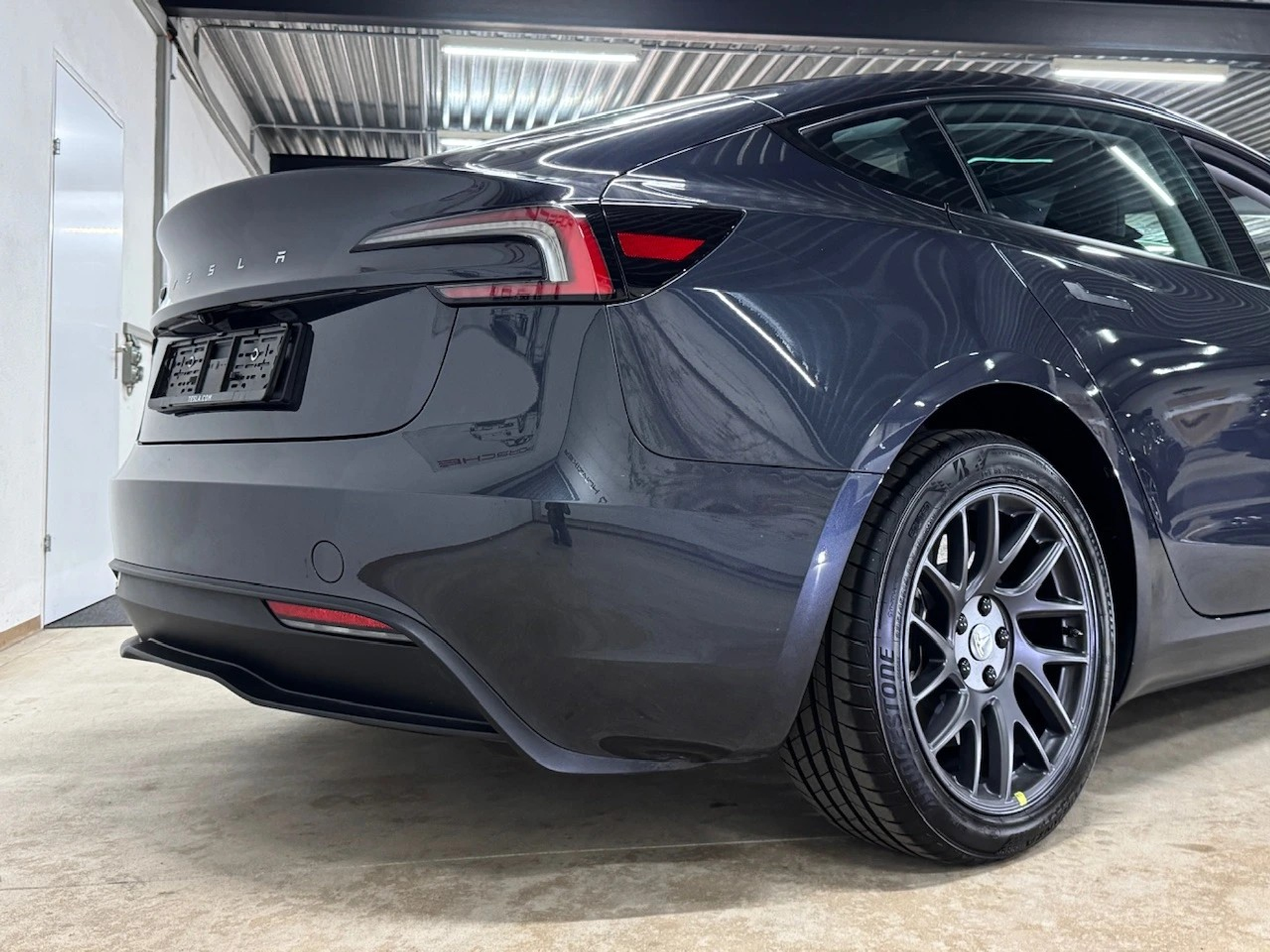 listing desktop thumbnail image 5