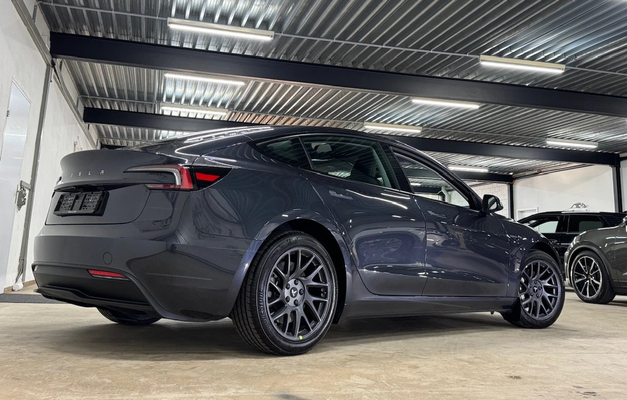 listing desktop thumbnail image 4