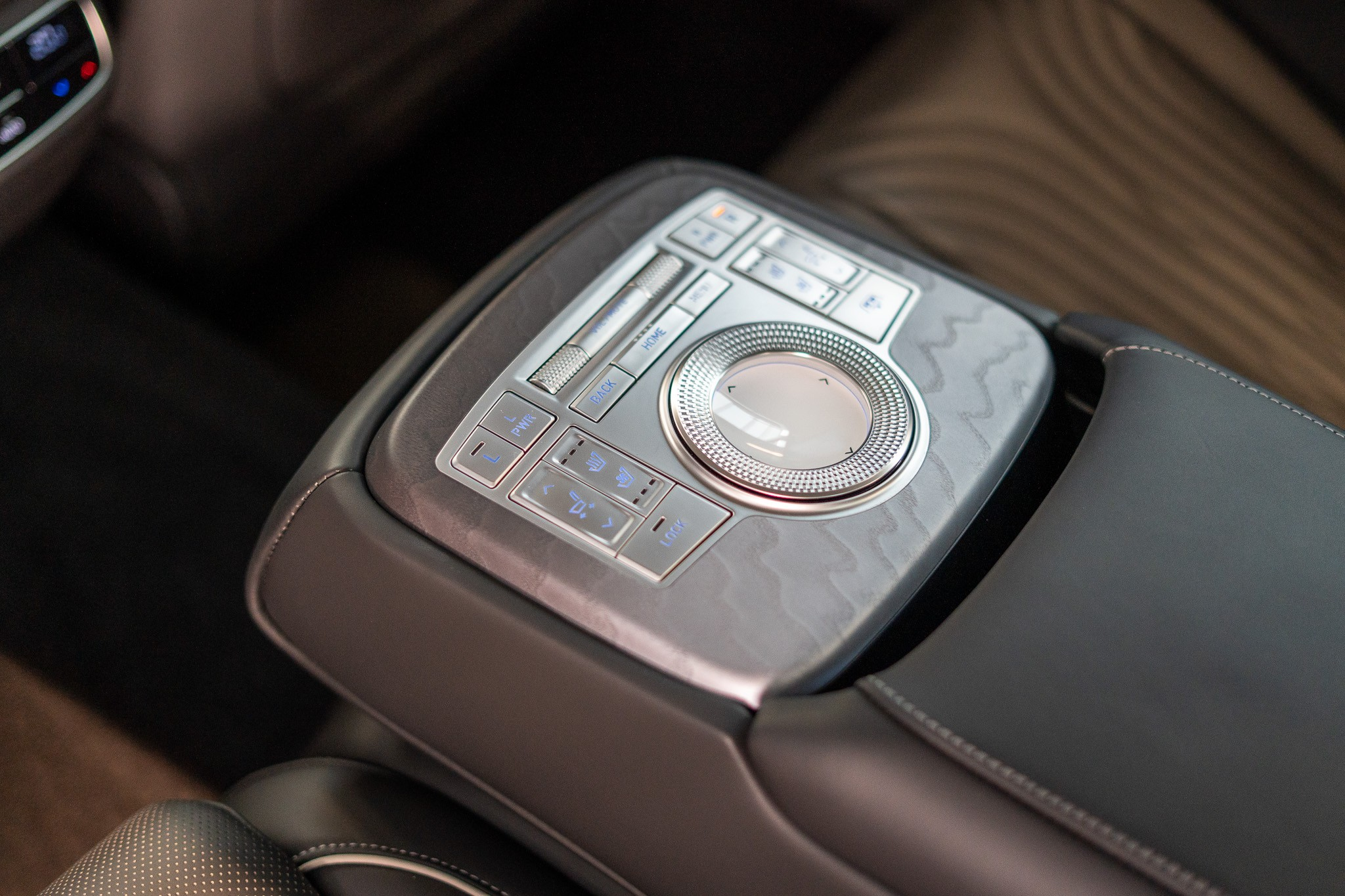 listing desktop thumbnail image 13