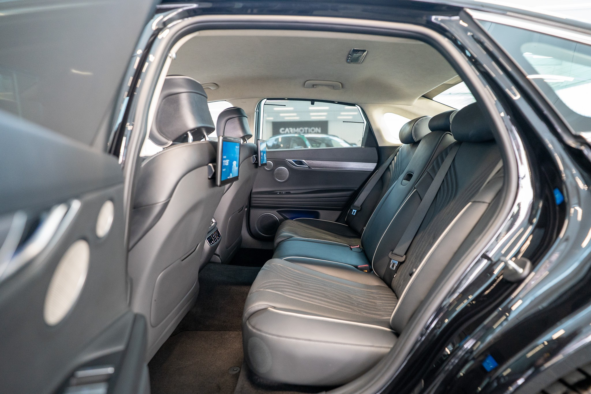 listing desktop thumbnail image 10