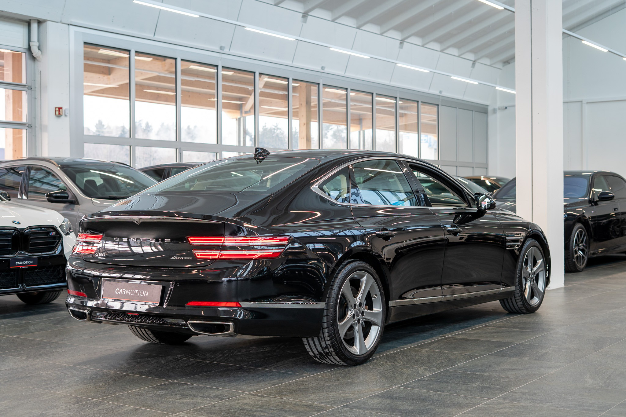 listing desktop thumbnail image 3