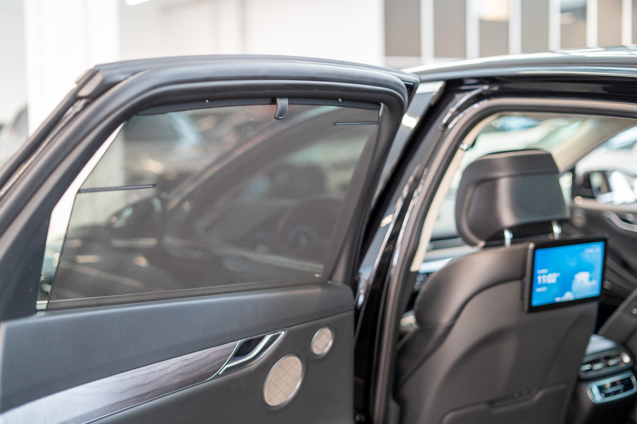 listing desktop thumbnail image 11