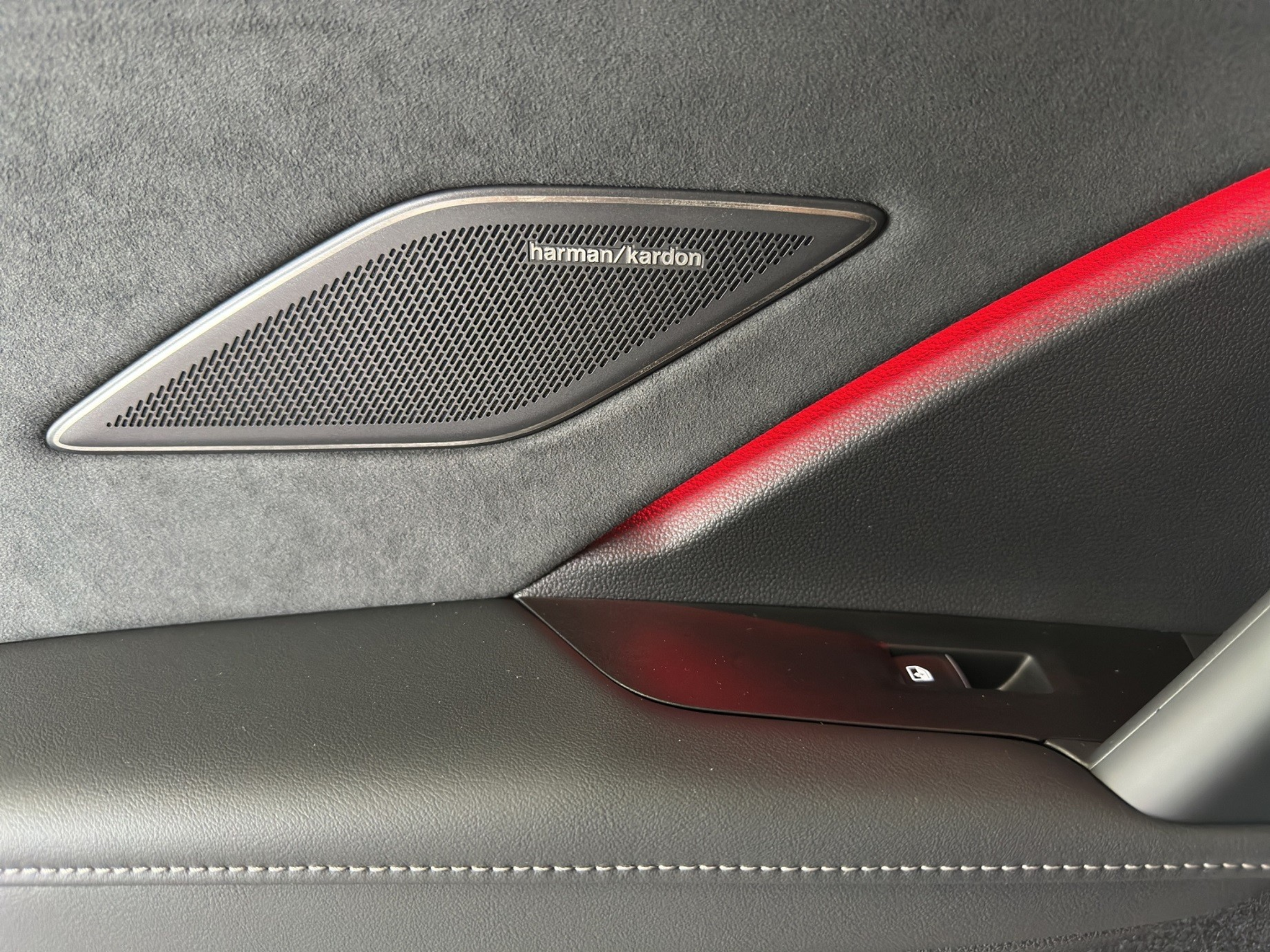 listing desktop thumbnail image 12