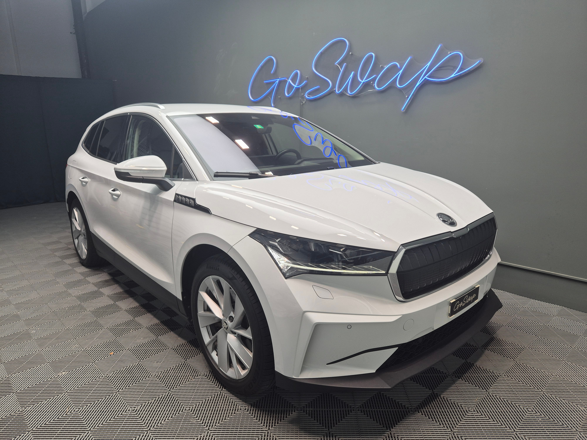 listing desktop thumbnail image 1