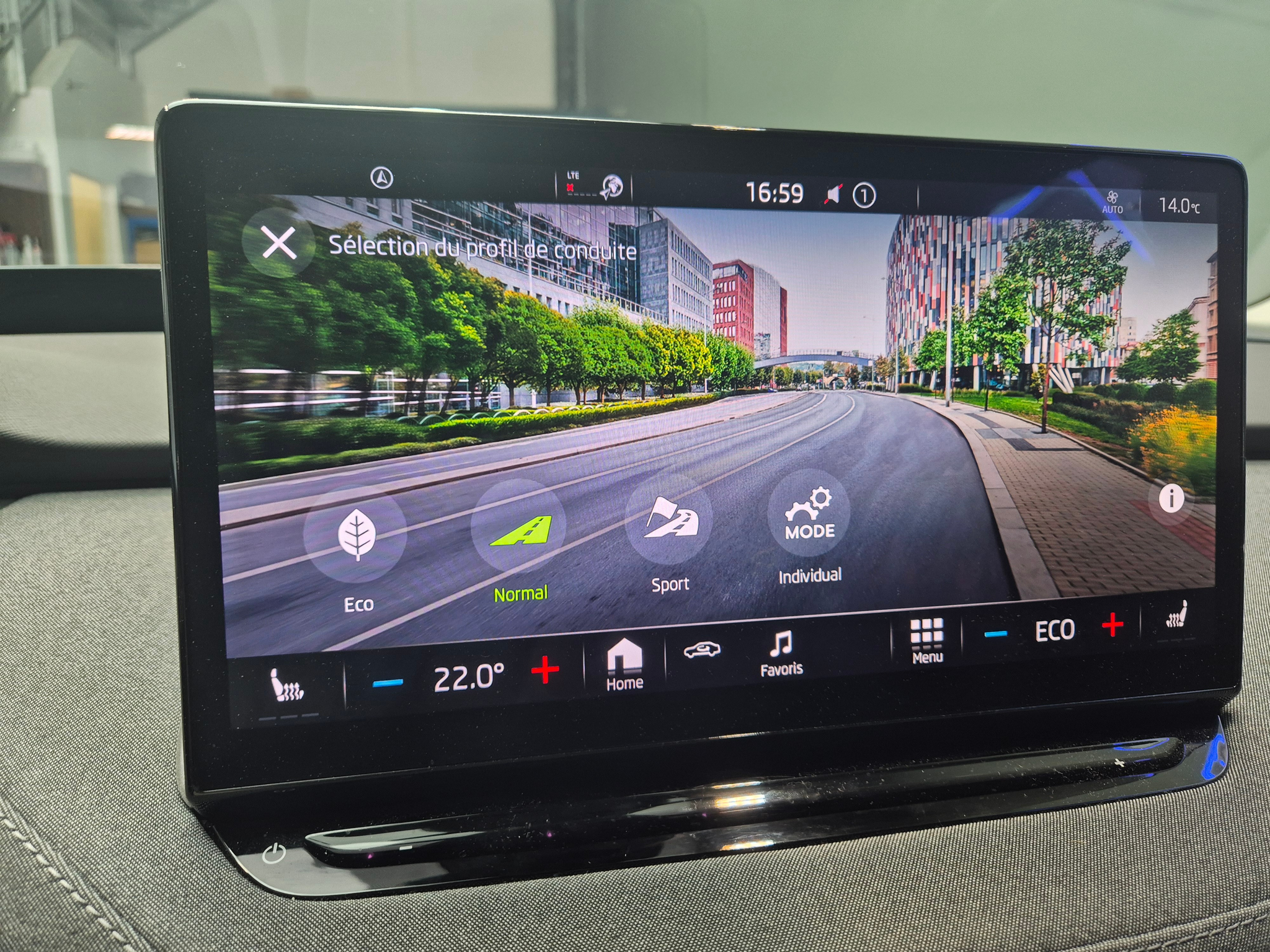 listing desktop thumbnail image 18