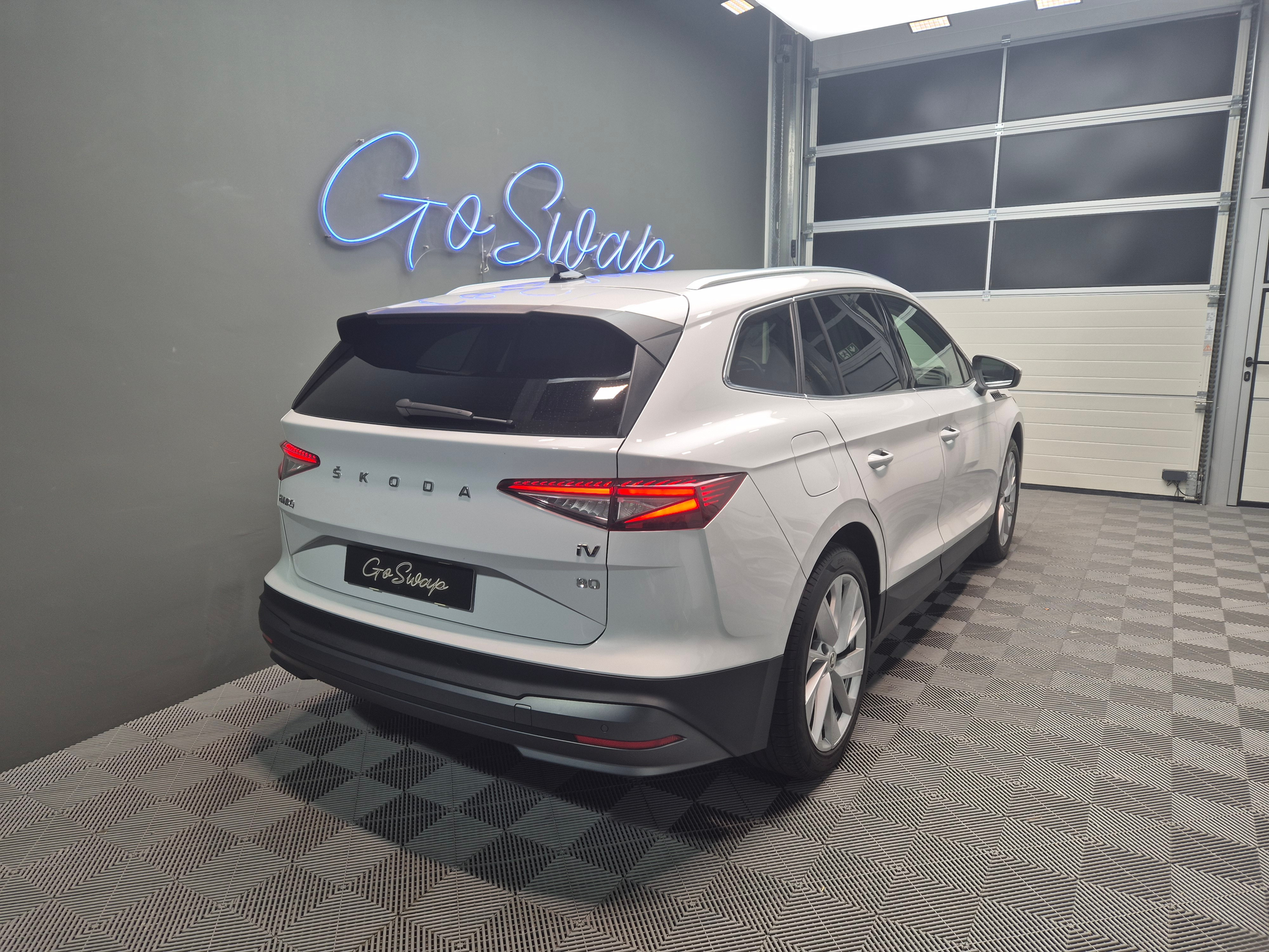 listing desktop thumbnail image 2