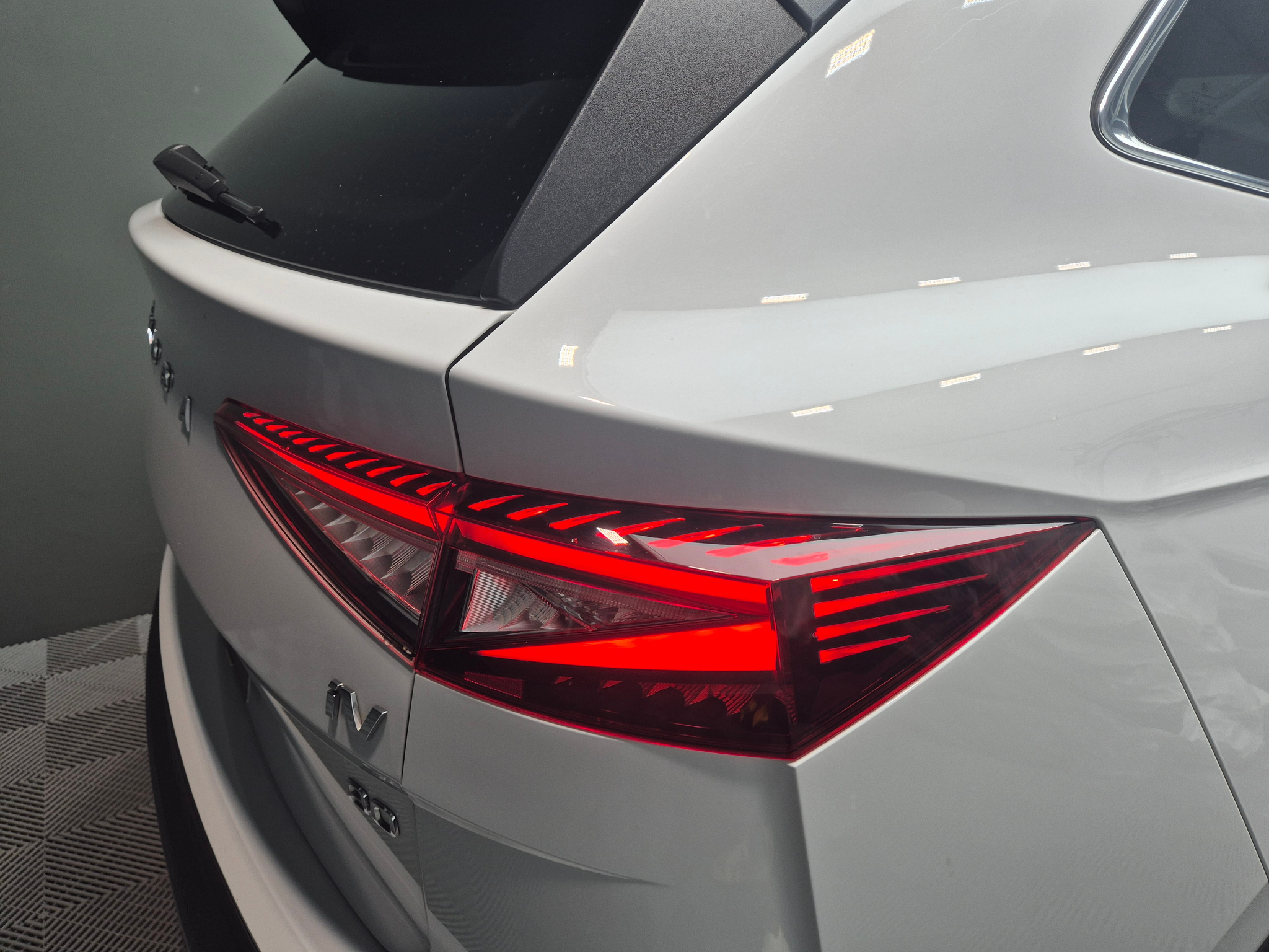 listing desktop thumbnail image 4