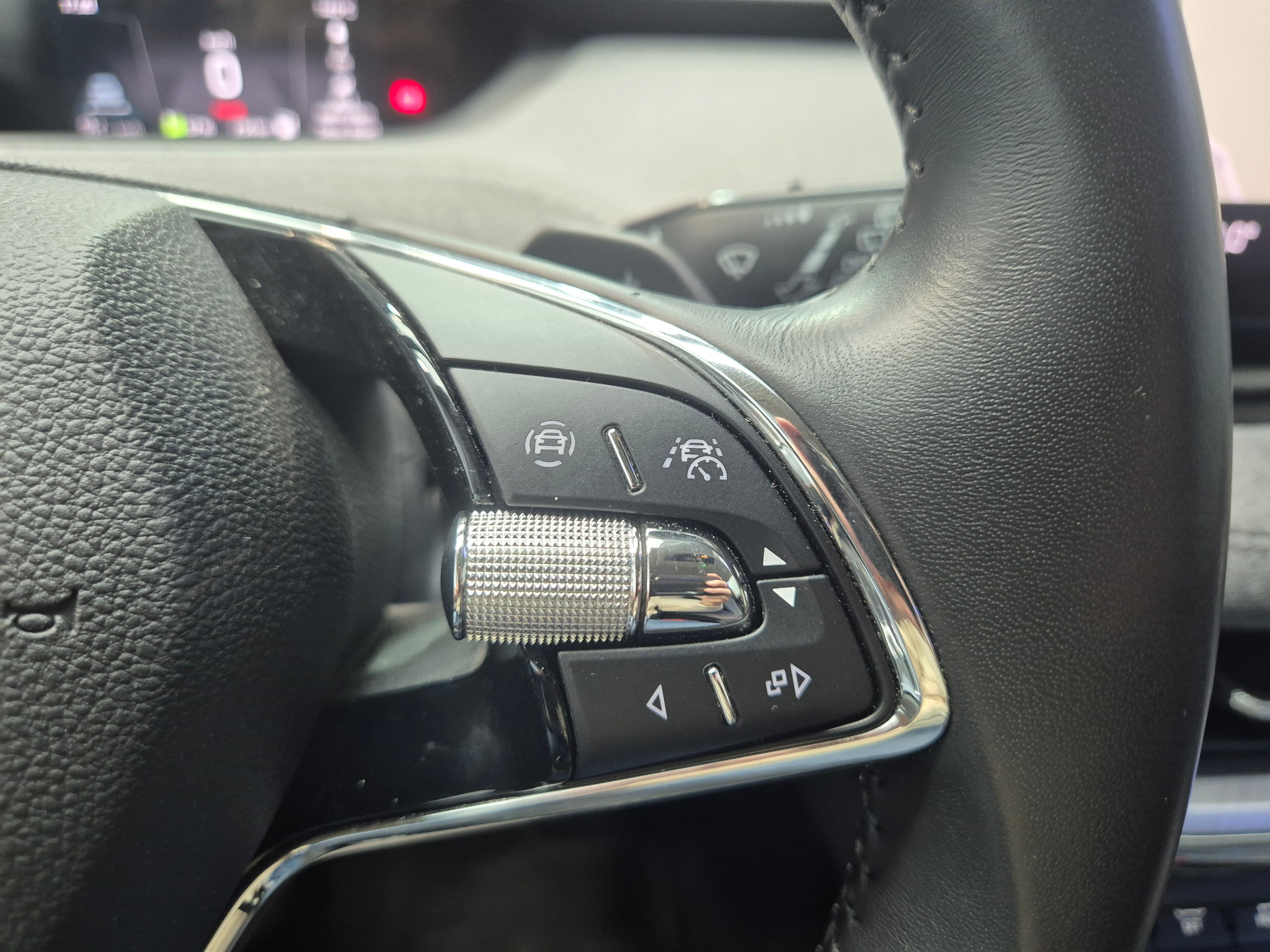 listing desktop thumbnail image 16