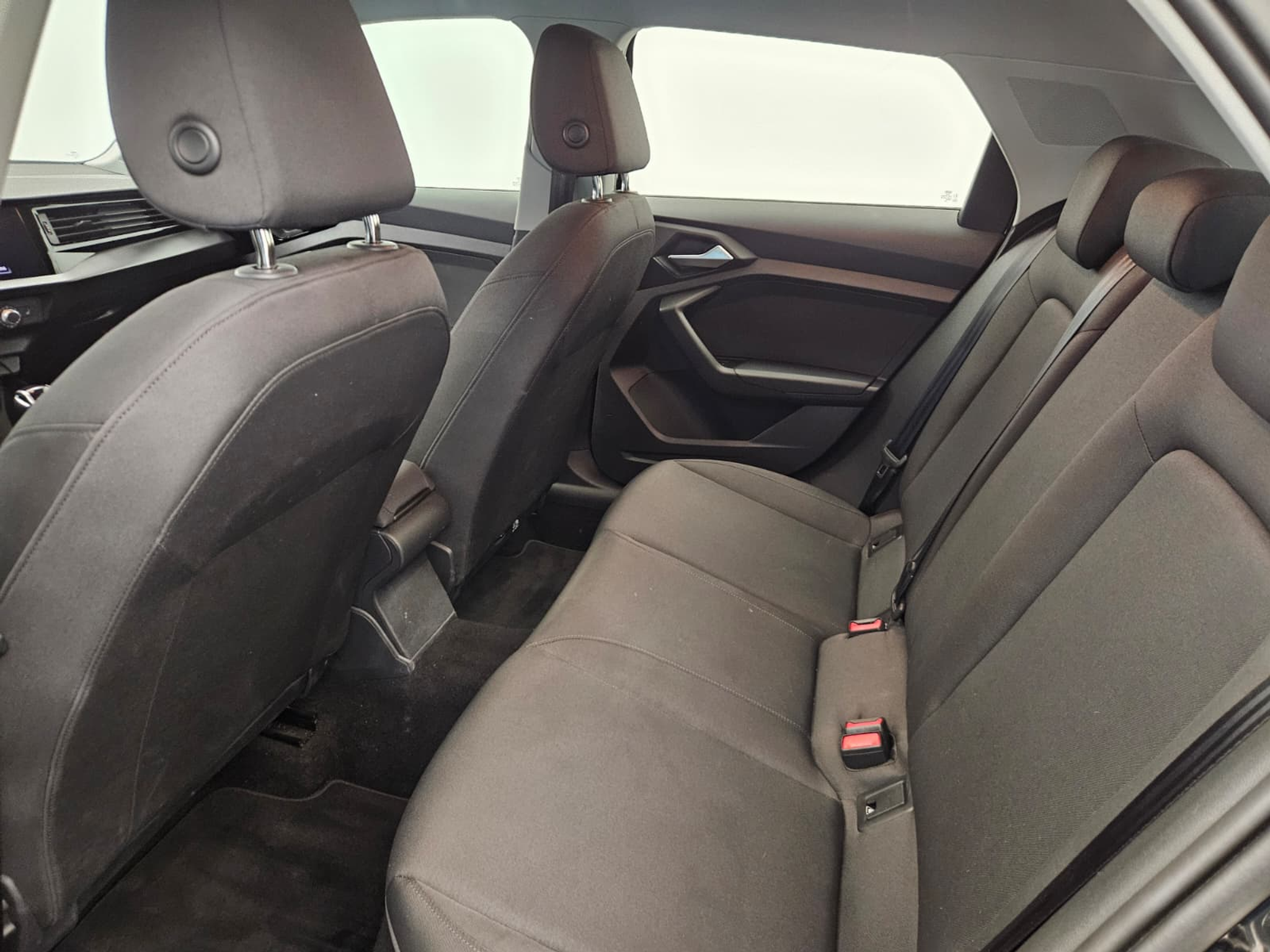 listing desktop thumbnail image 12