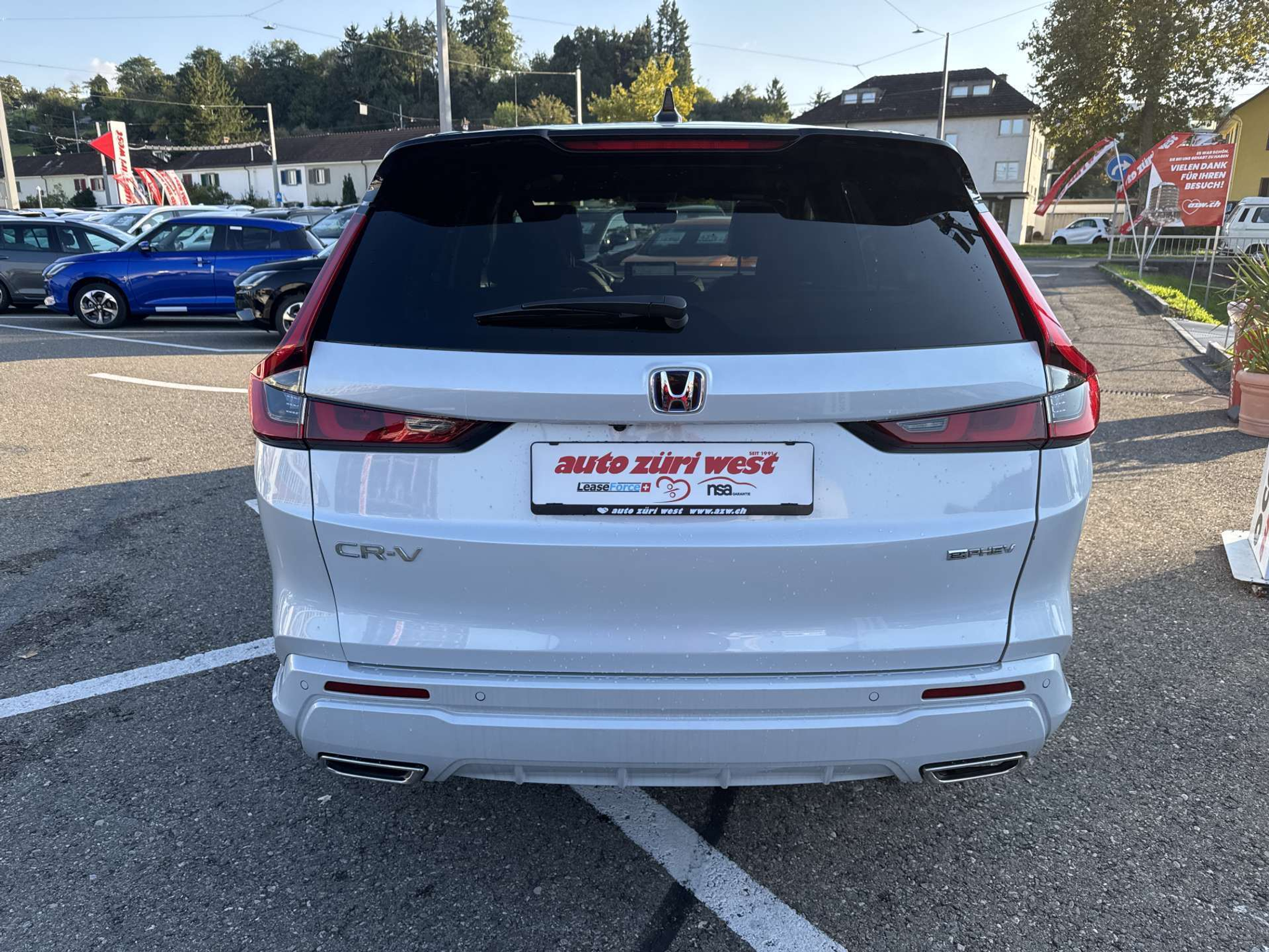 listing desktop thumbnail image 14