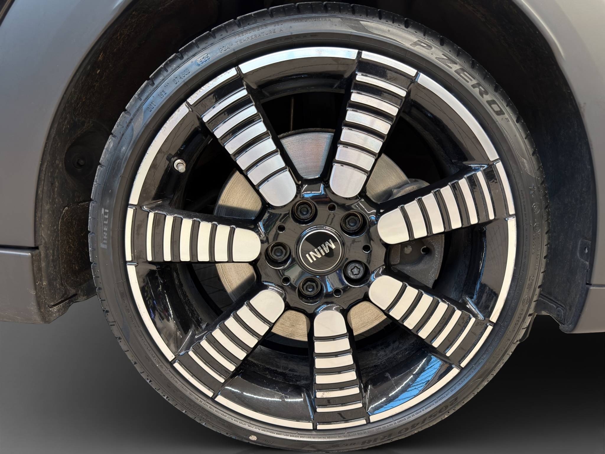 listing desktop thumbnail image 8