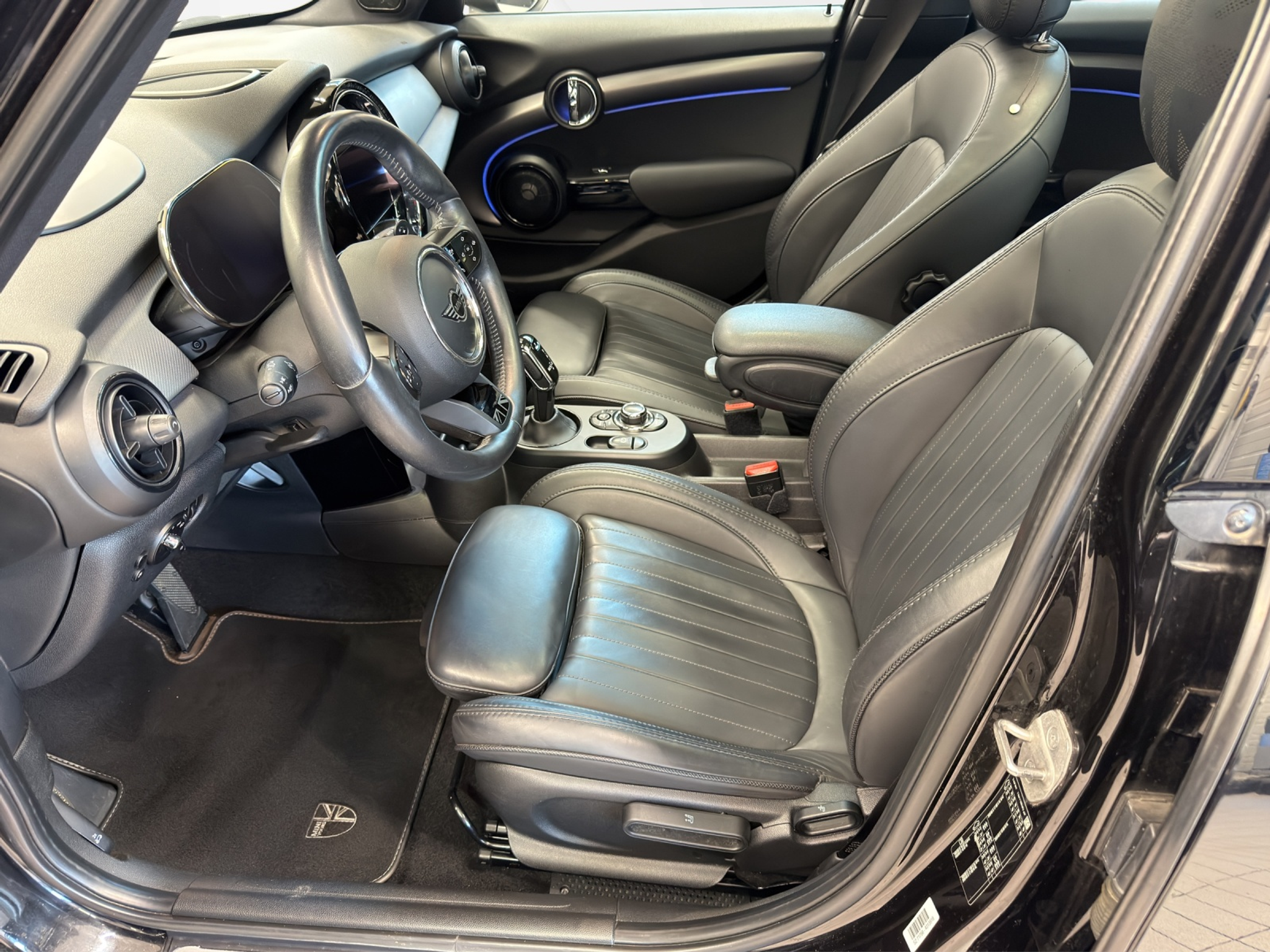 listing desktop thumbnail image 9