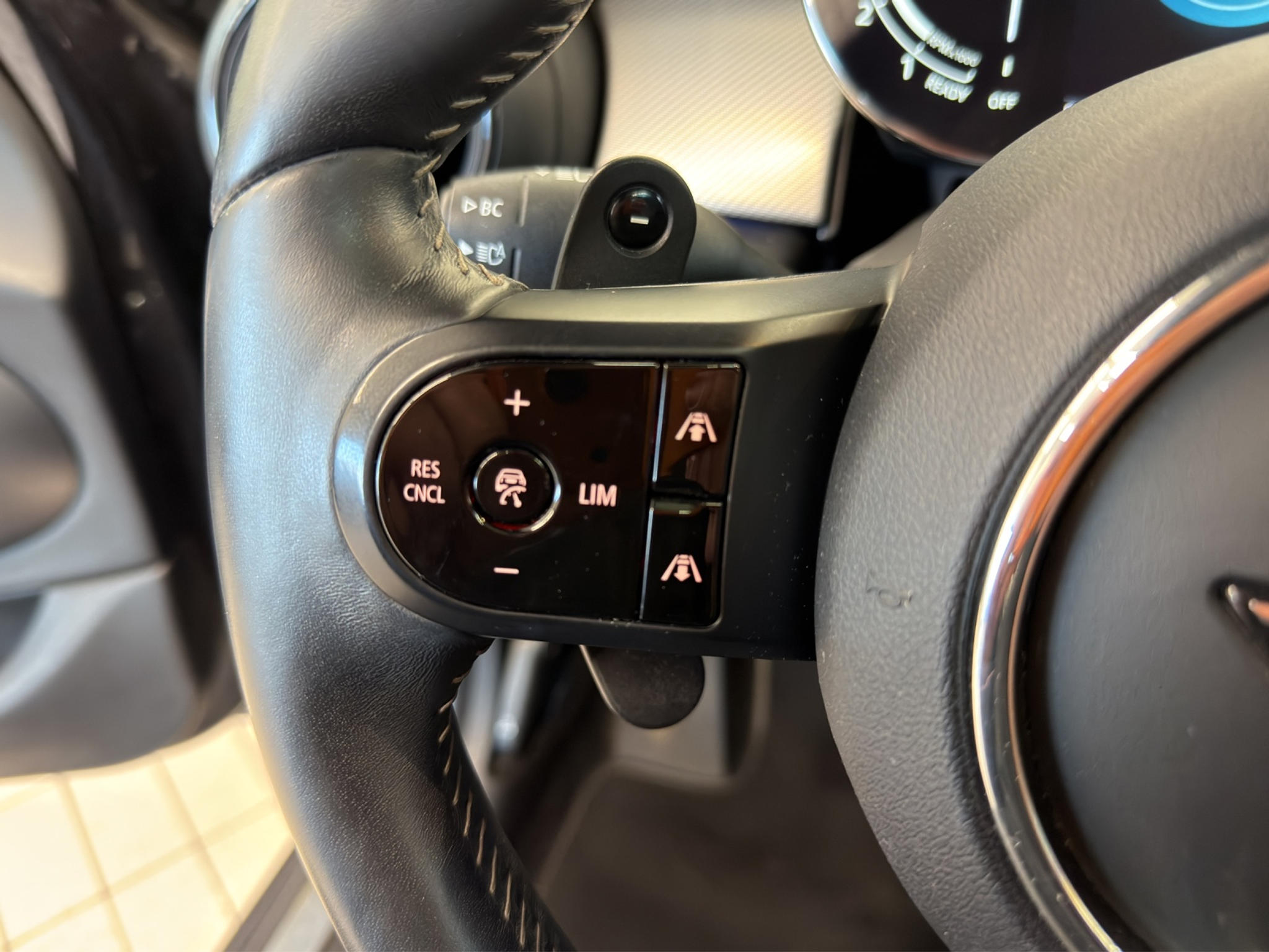 listing desktop thumbnail image 17