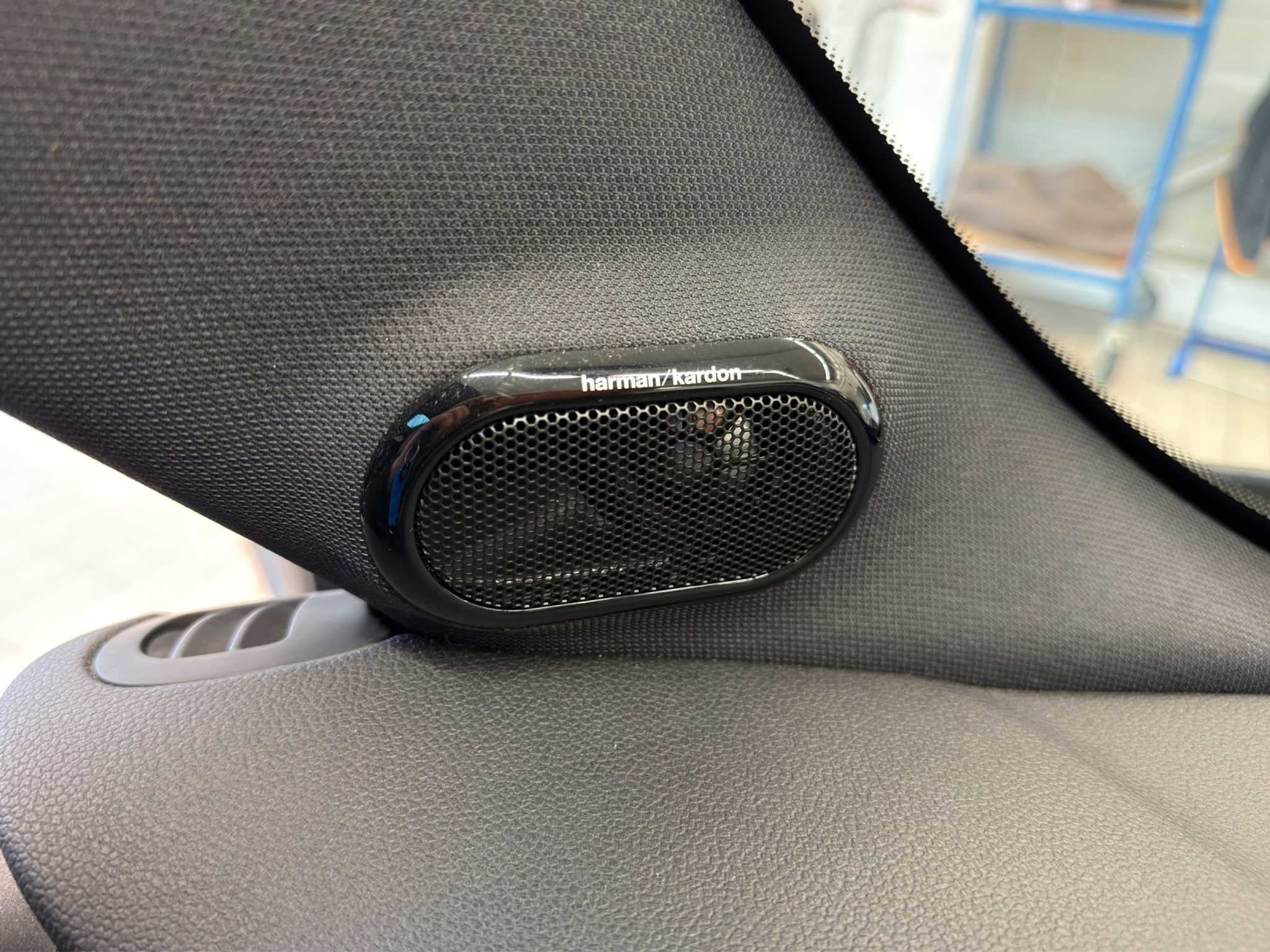 listing desktop thumbnail image 16