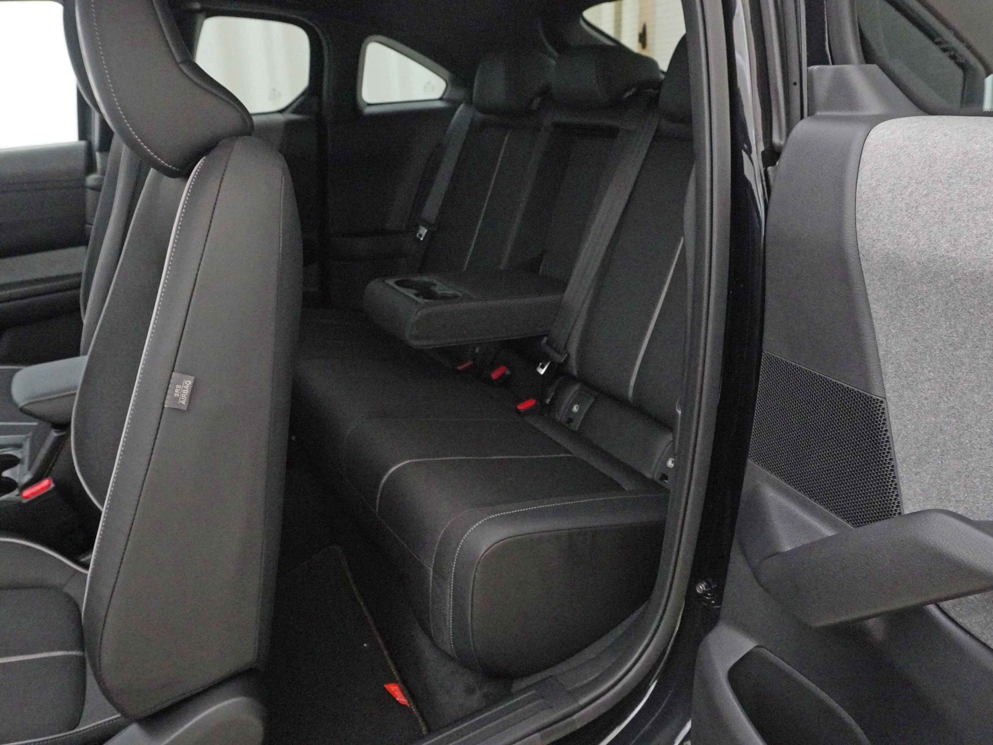 listing desktop thumbnail image 16