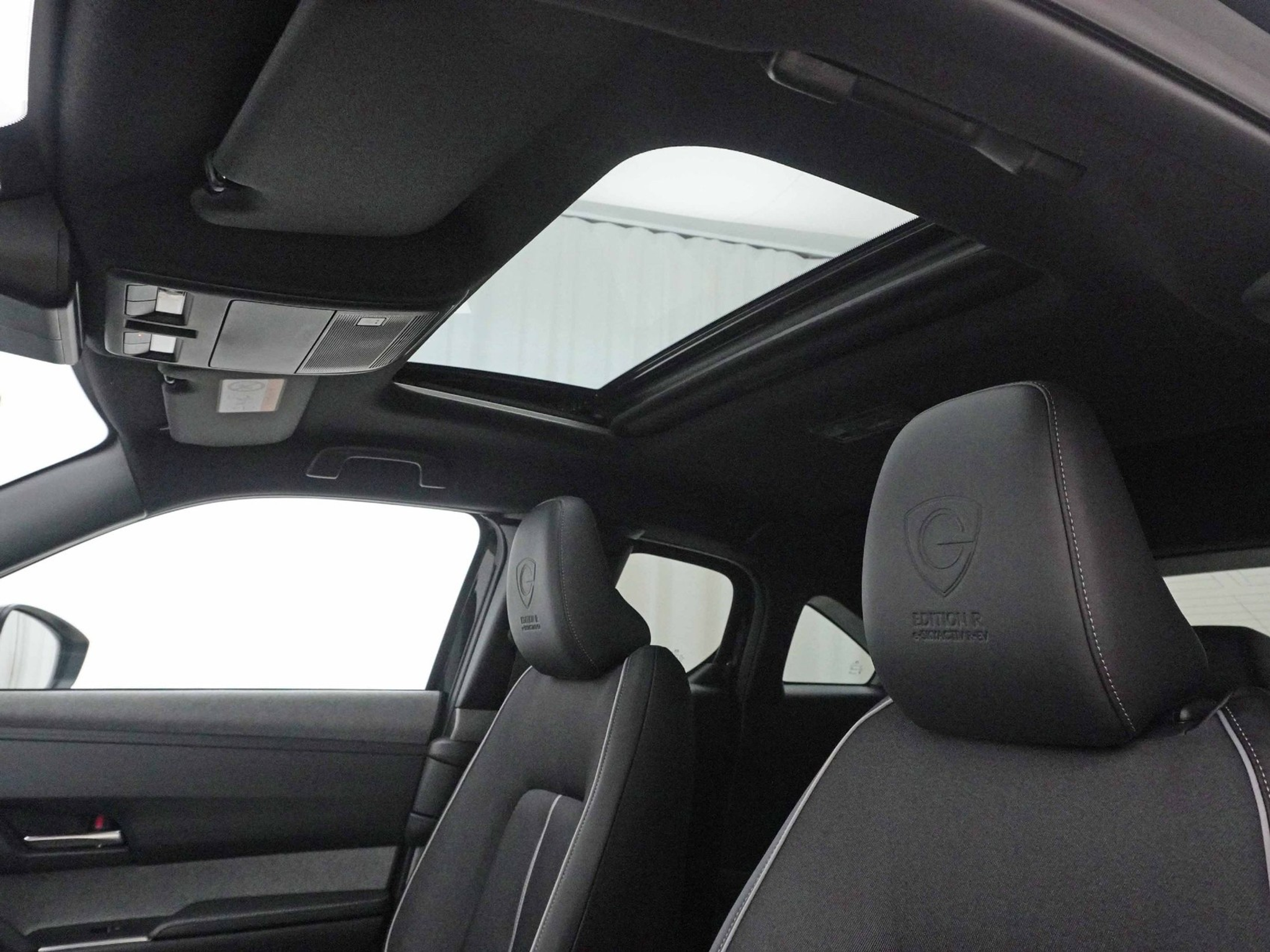 listing desktop thumbnail image 17