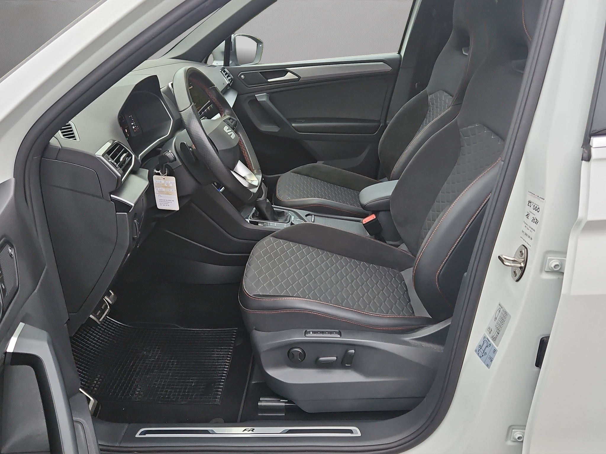 listing desktop thumbnail image 4