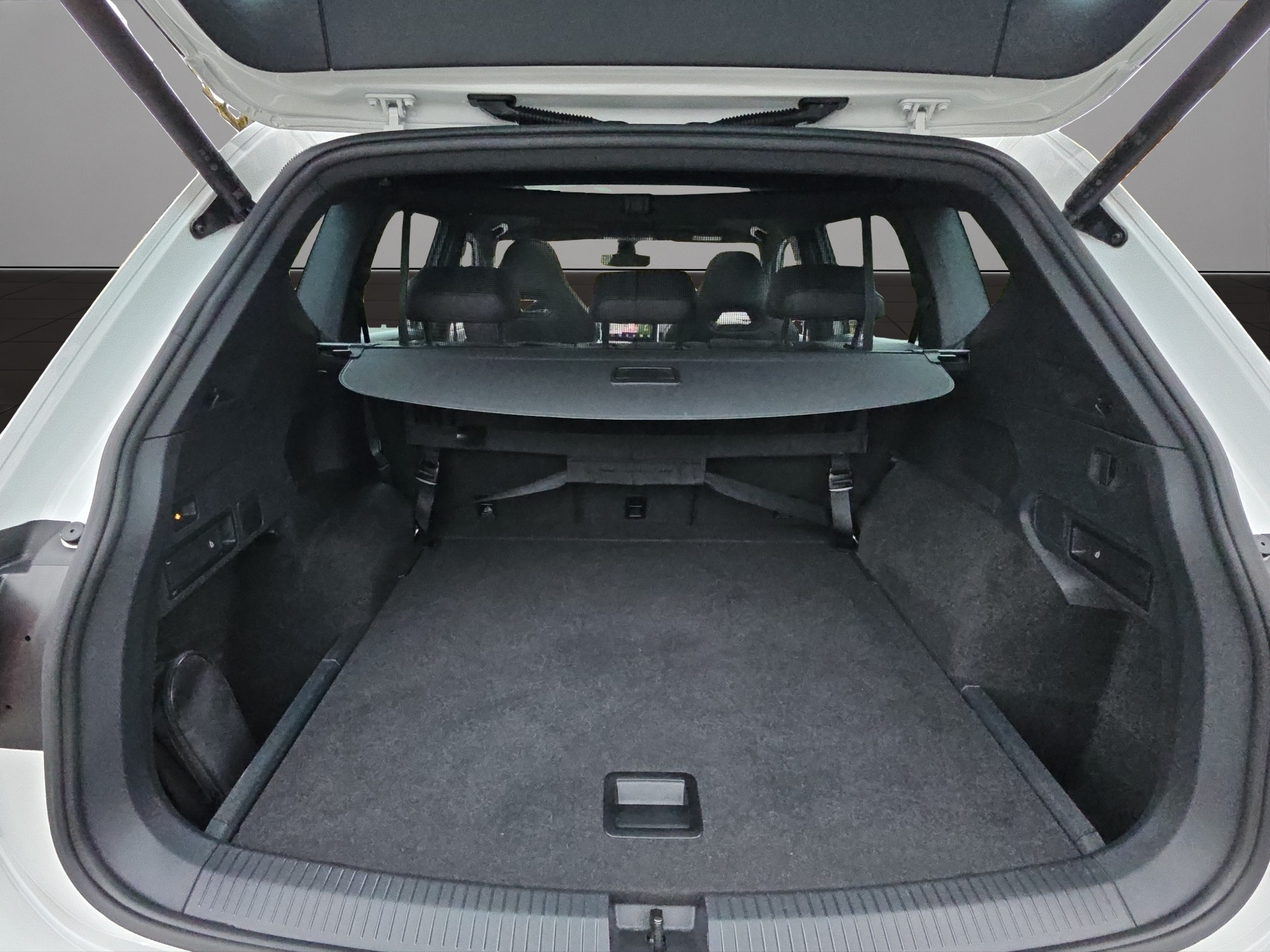 listing desktop thumbnail image 8