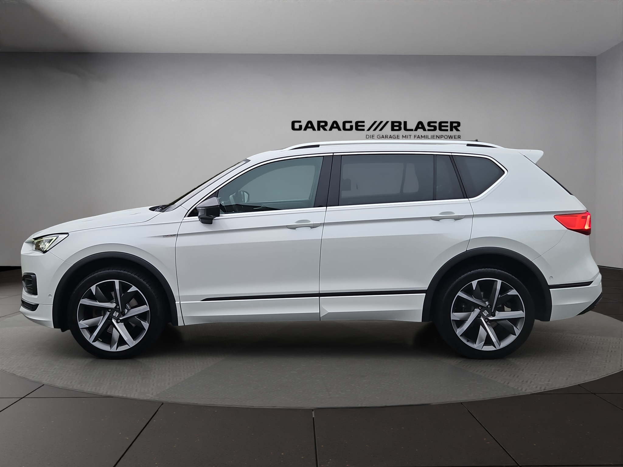 listing desktop thumbnail image 1