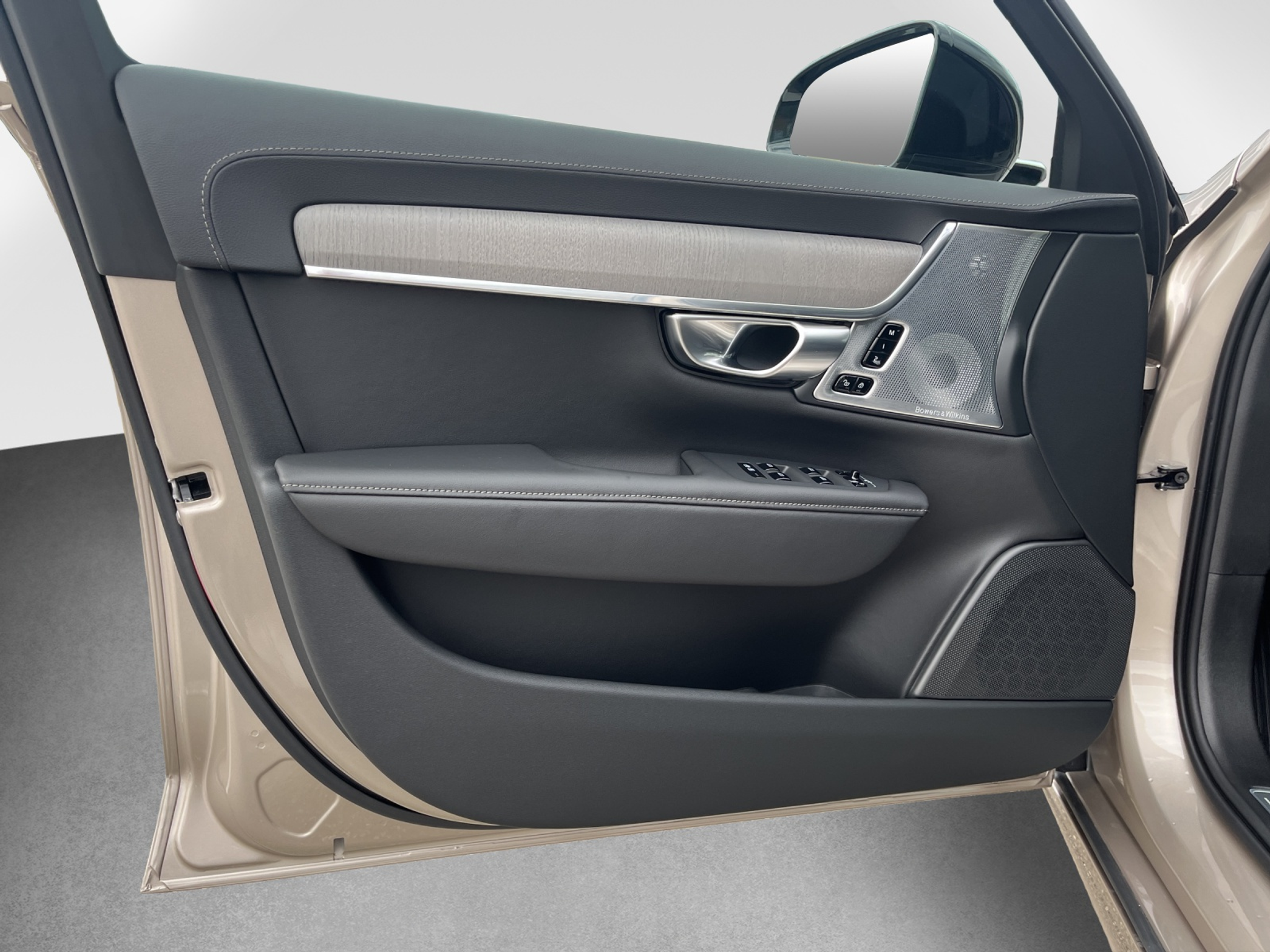 listing desktop thumbnail image 17