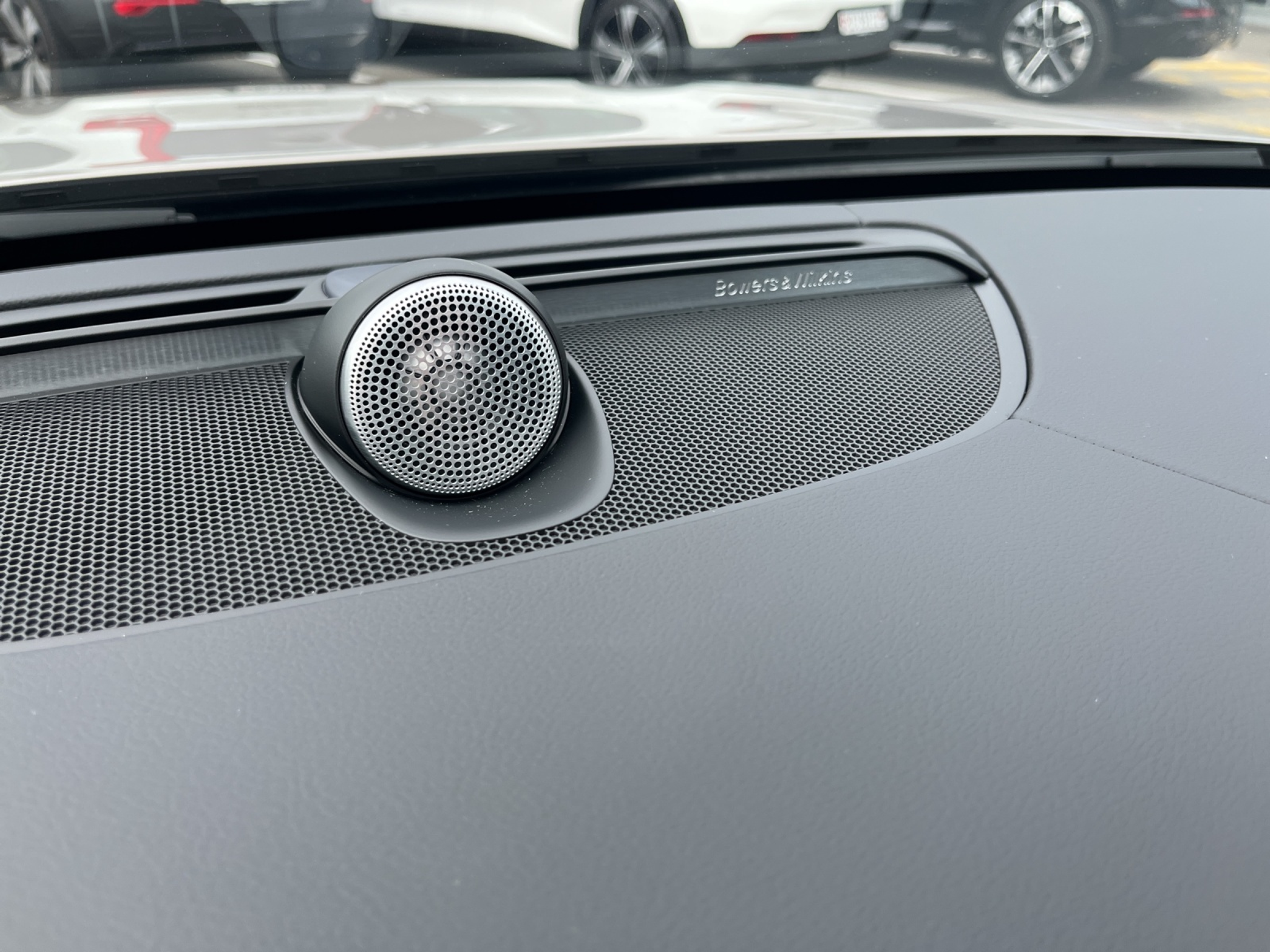 listing desktop thumbnail image 20