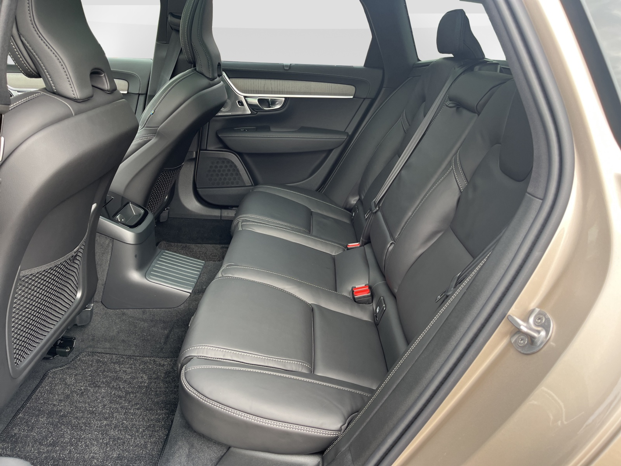 listing desktop thumbnail image 9