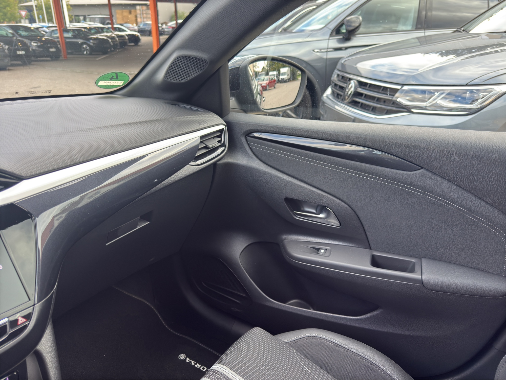 listing desktop thumbnail image 25