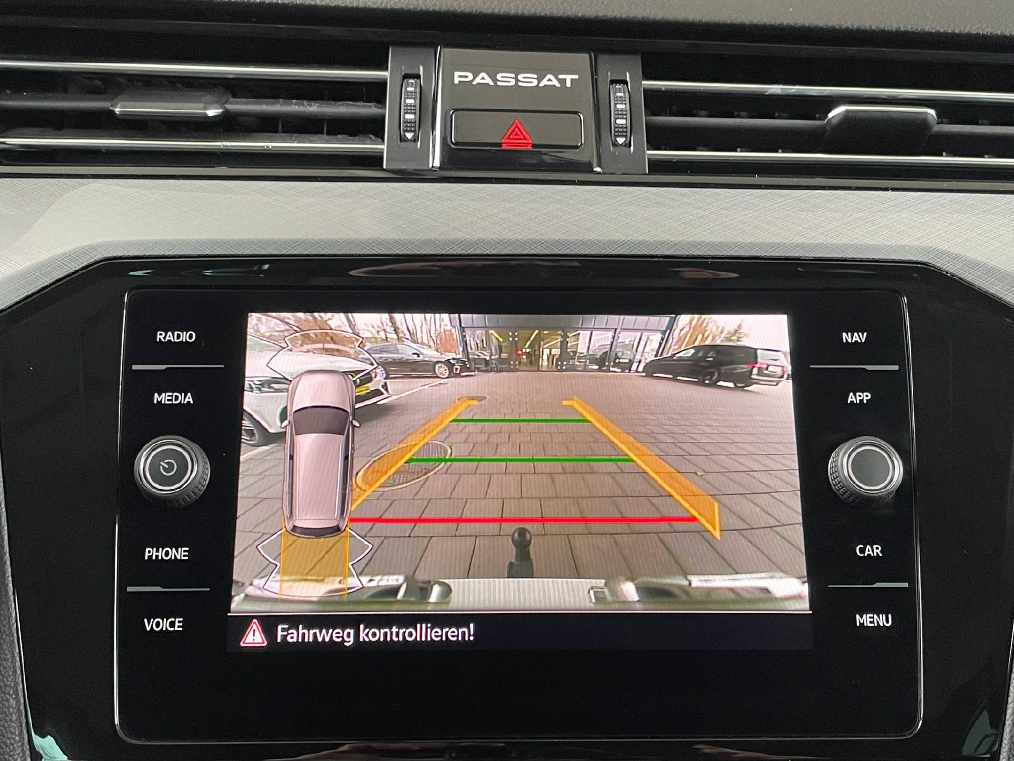 listing desktop thumbnail image 9