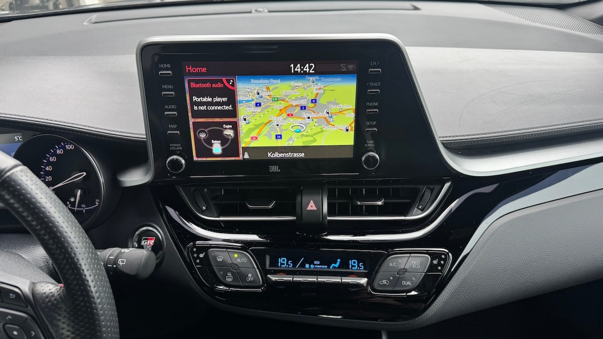 listing desktop thumbnail image 18