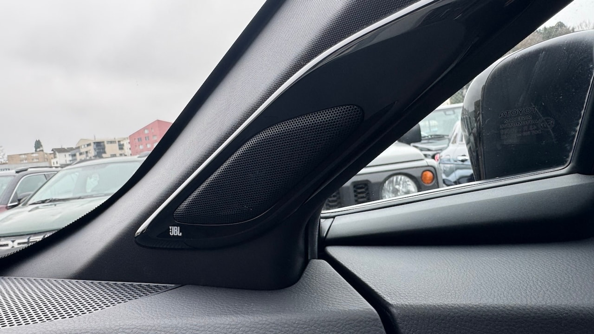 listing desktop thumbnail image 20