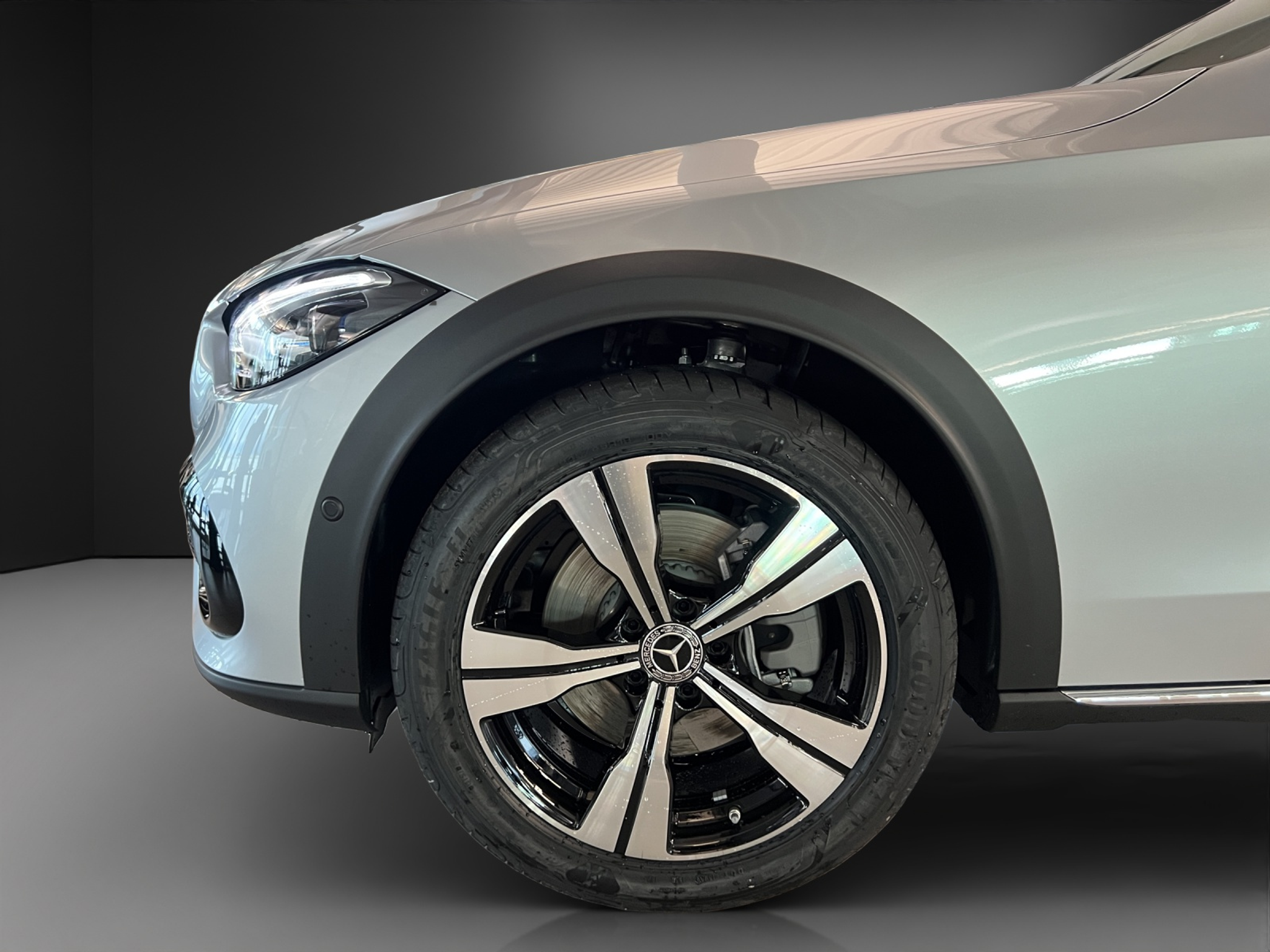 listing desktop thumbnail image 7