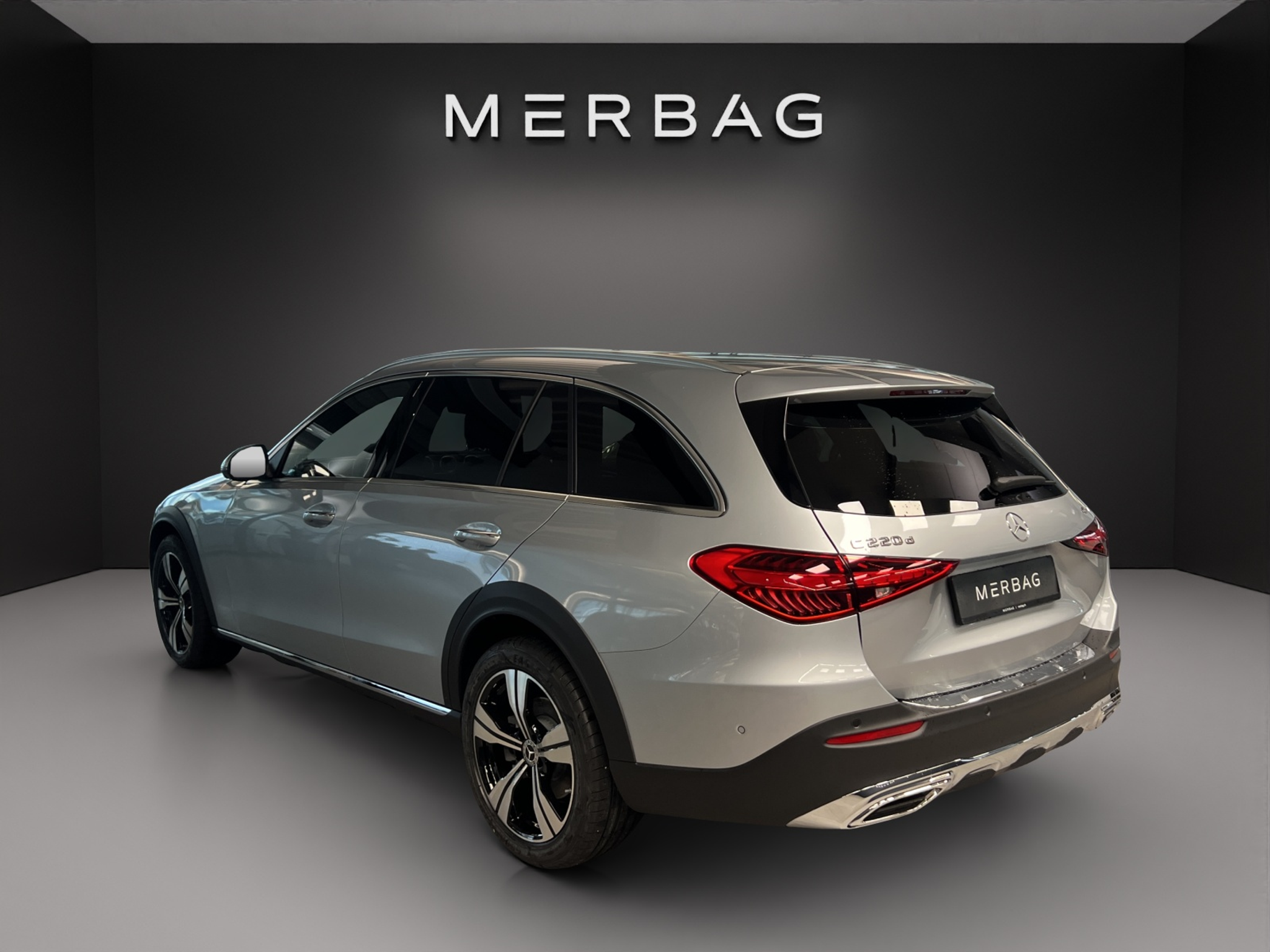 listing desktop thumbnail image 3