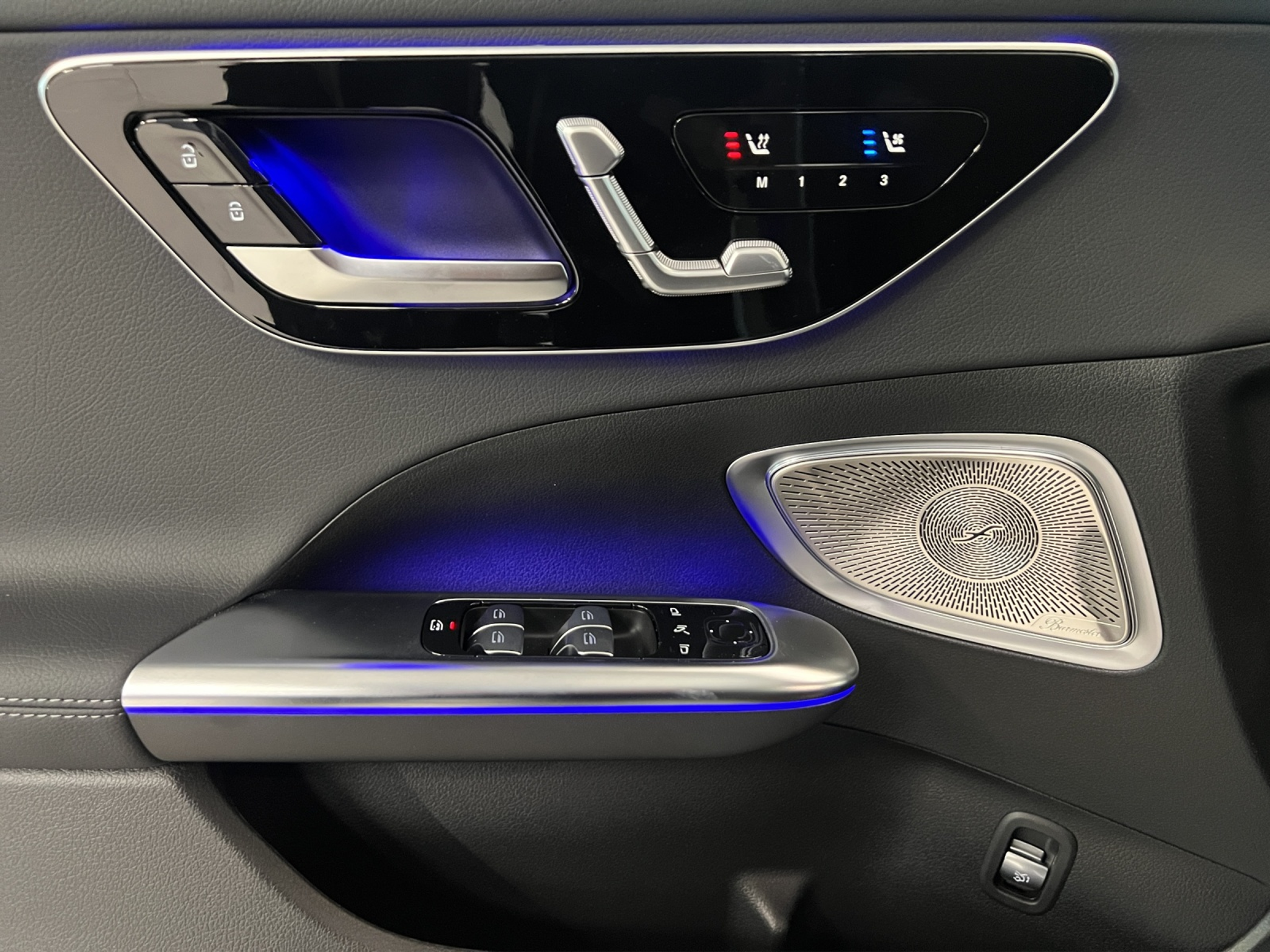 listing desktop thumbnail image 12