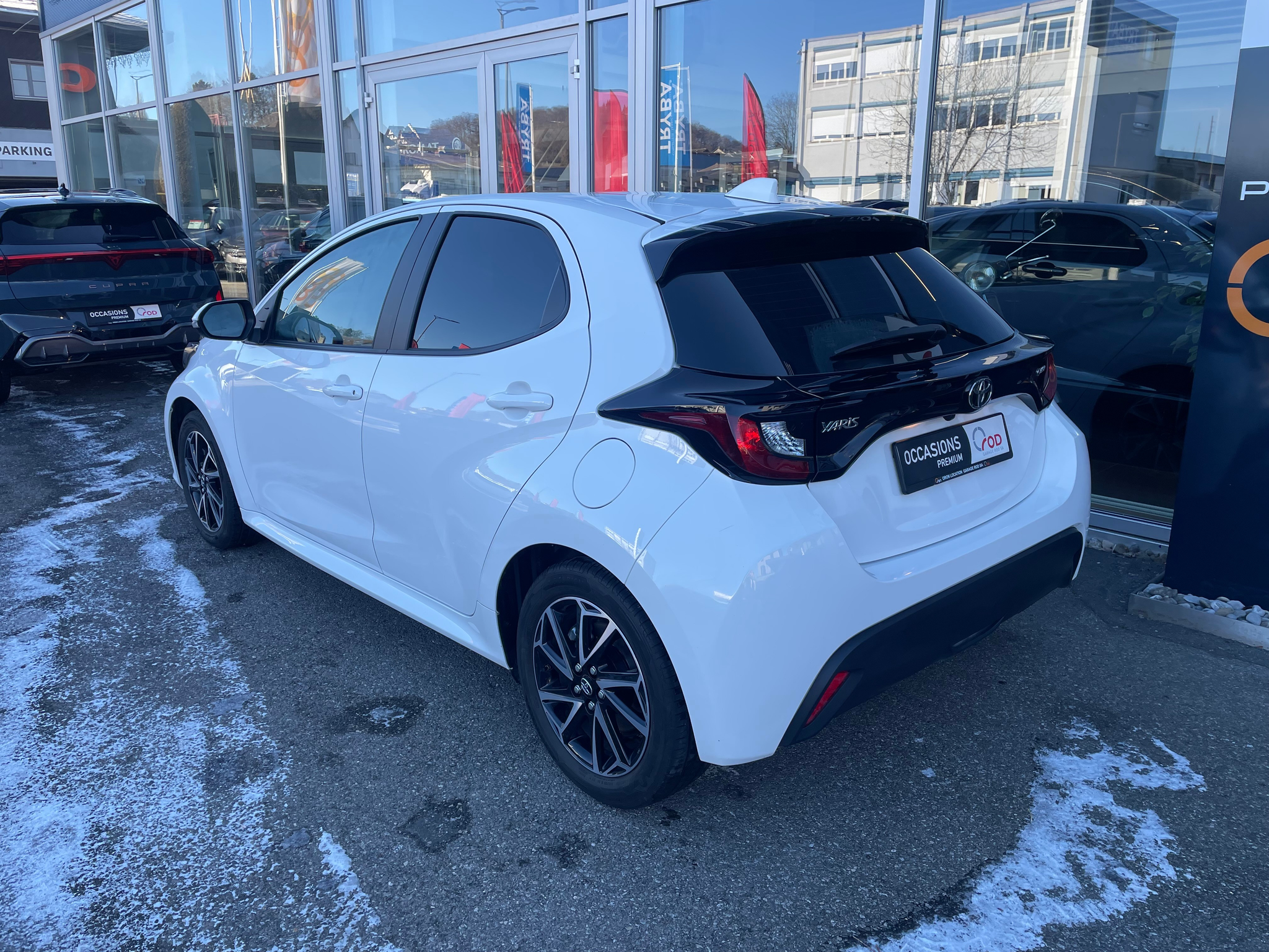 listing desktop thumbnail image 3