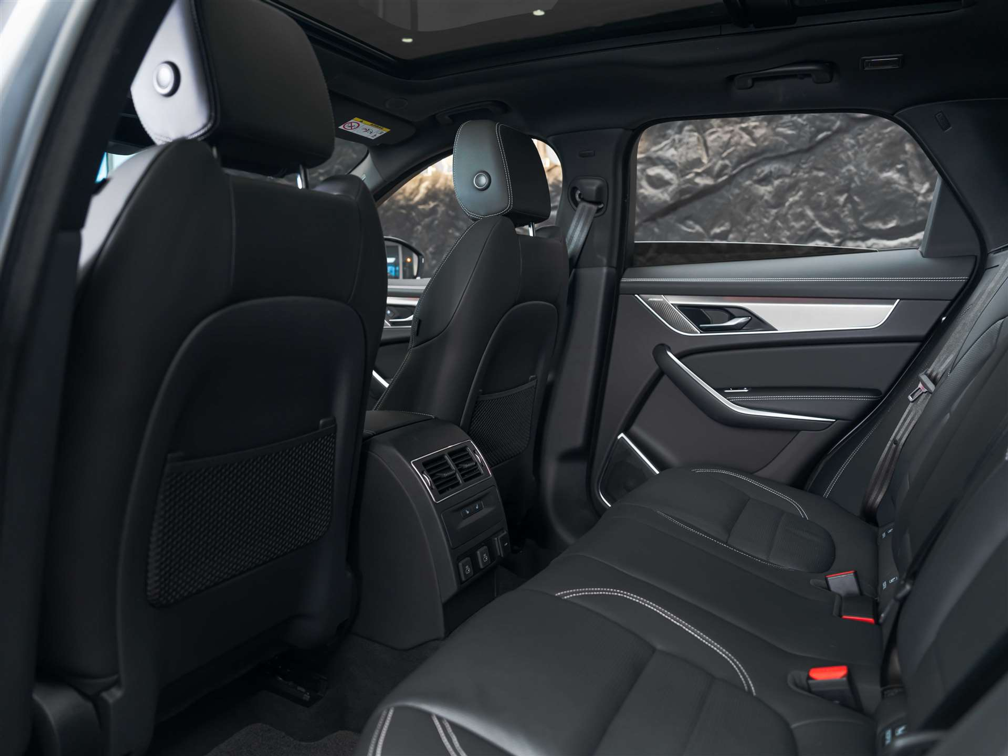 listing desktop thumbnail image 12