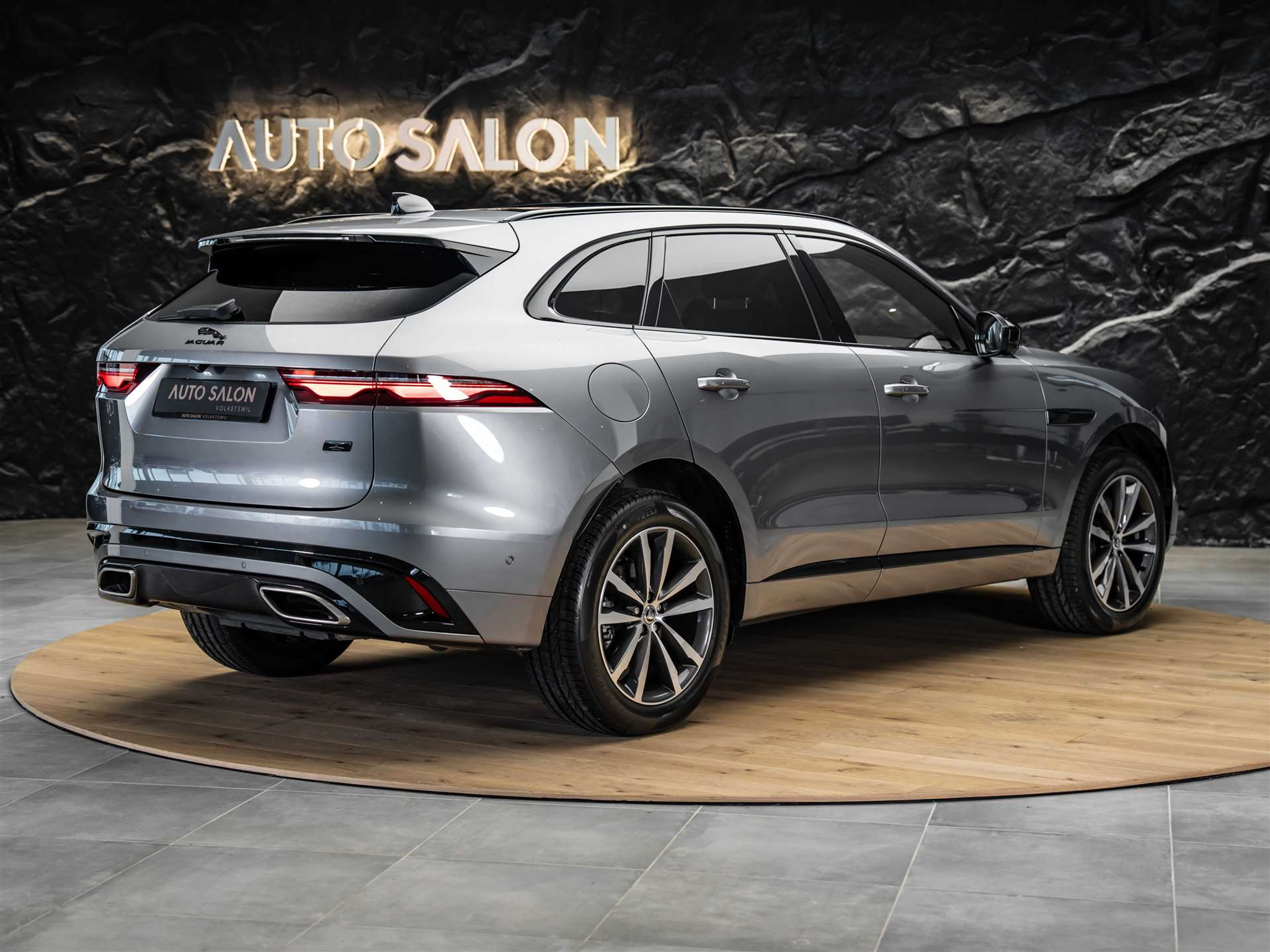 listing desktop thumbnail image 4