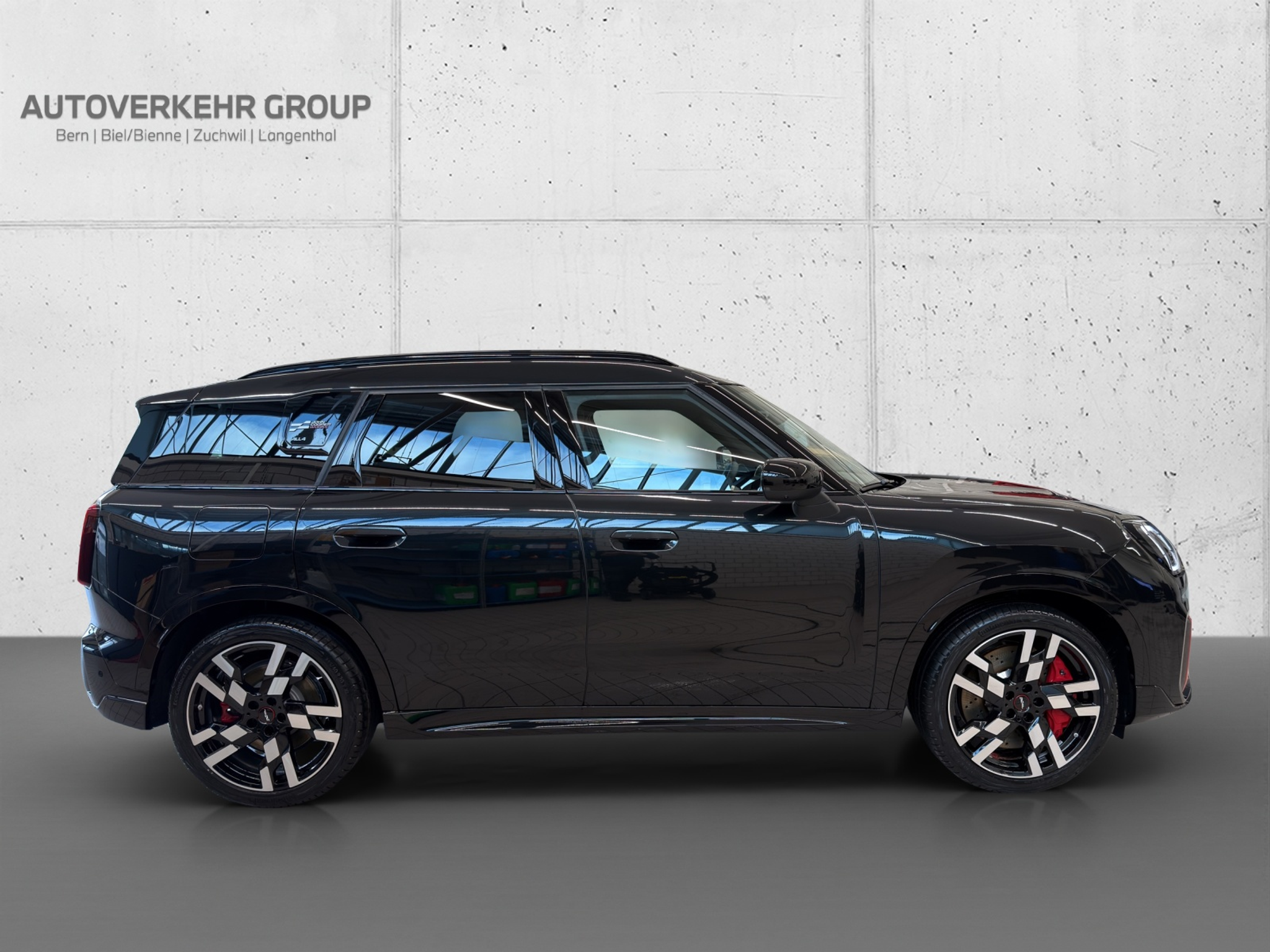 listing desktop thumbnail image 6