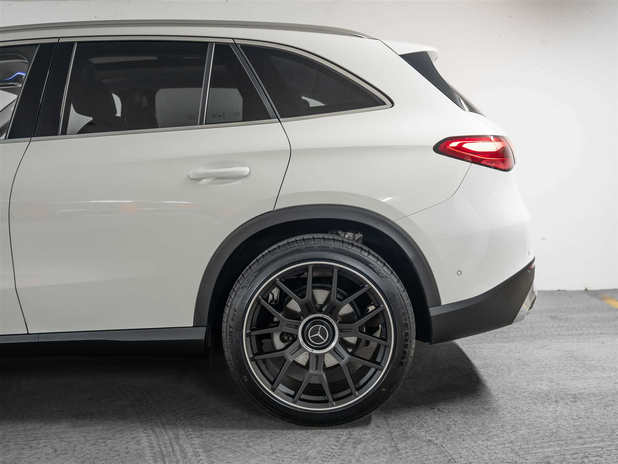 listing desktop thumbnail image 19